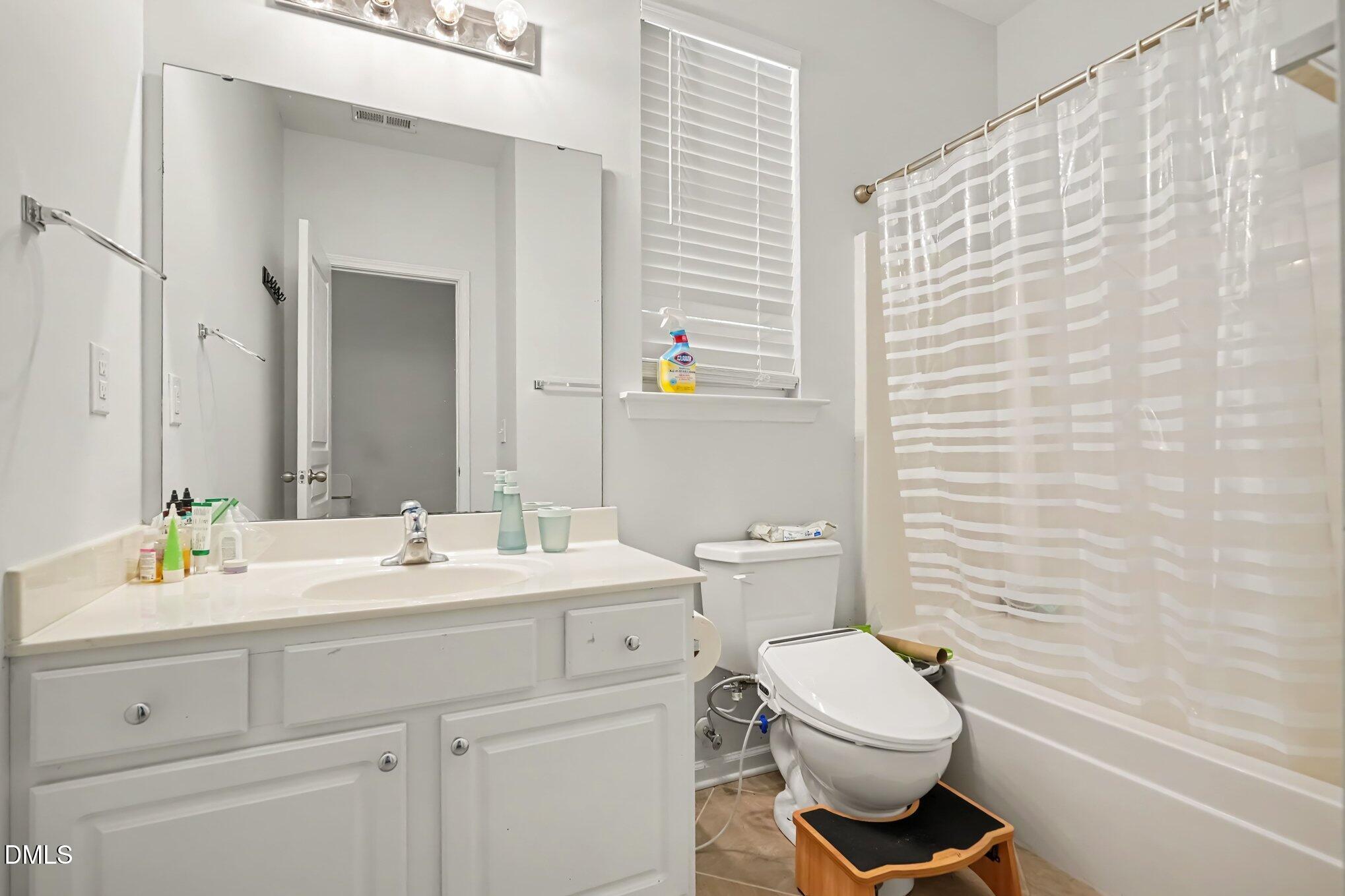 5453 Crescentview Parkway Property Photo 23