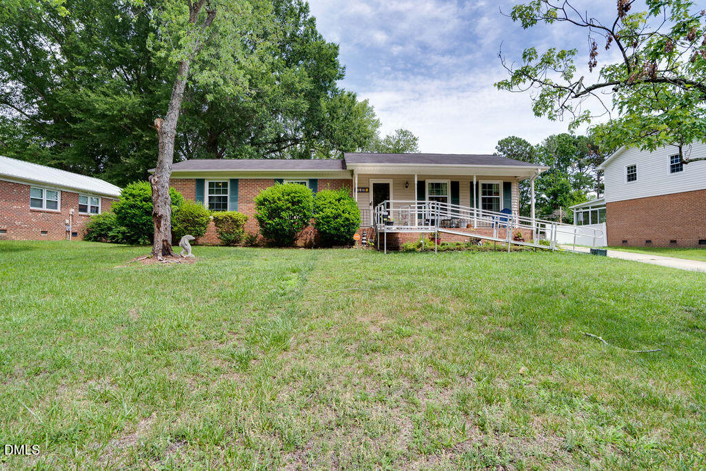 1912 Middlewood Court Property Photo 1