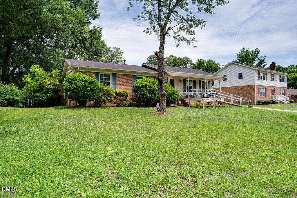 1912 Middlewood Court Property Photo 2