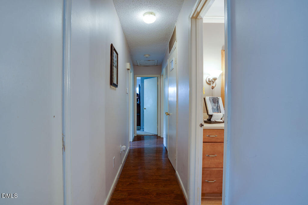 1912 Middlewood Court Property Photo 9