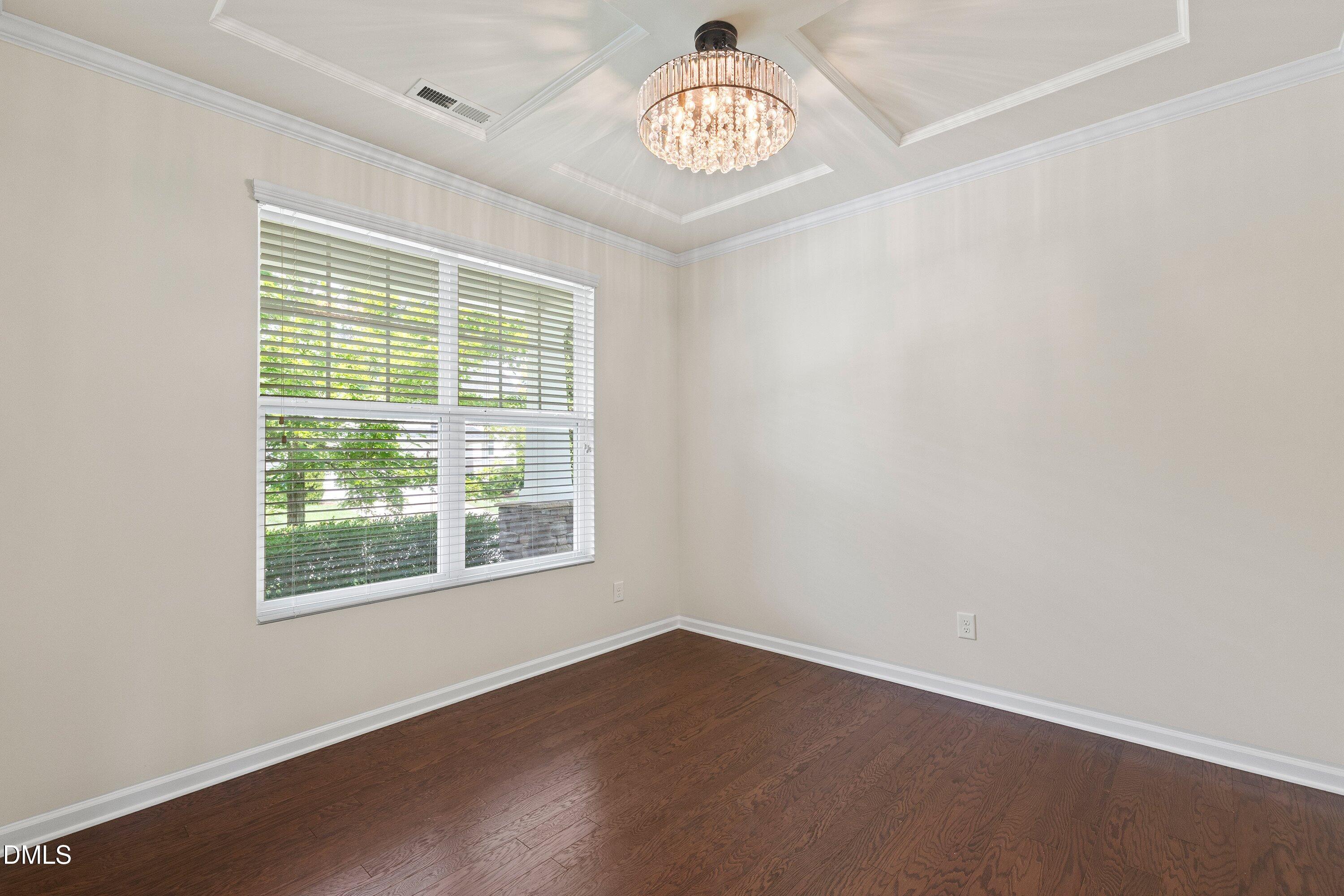 1710 Woodsdale Drive Property Photo 7