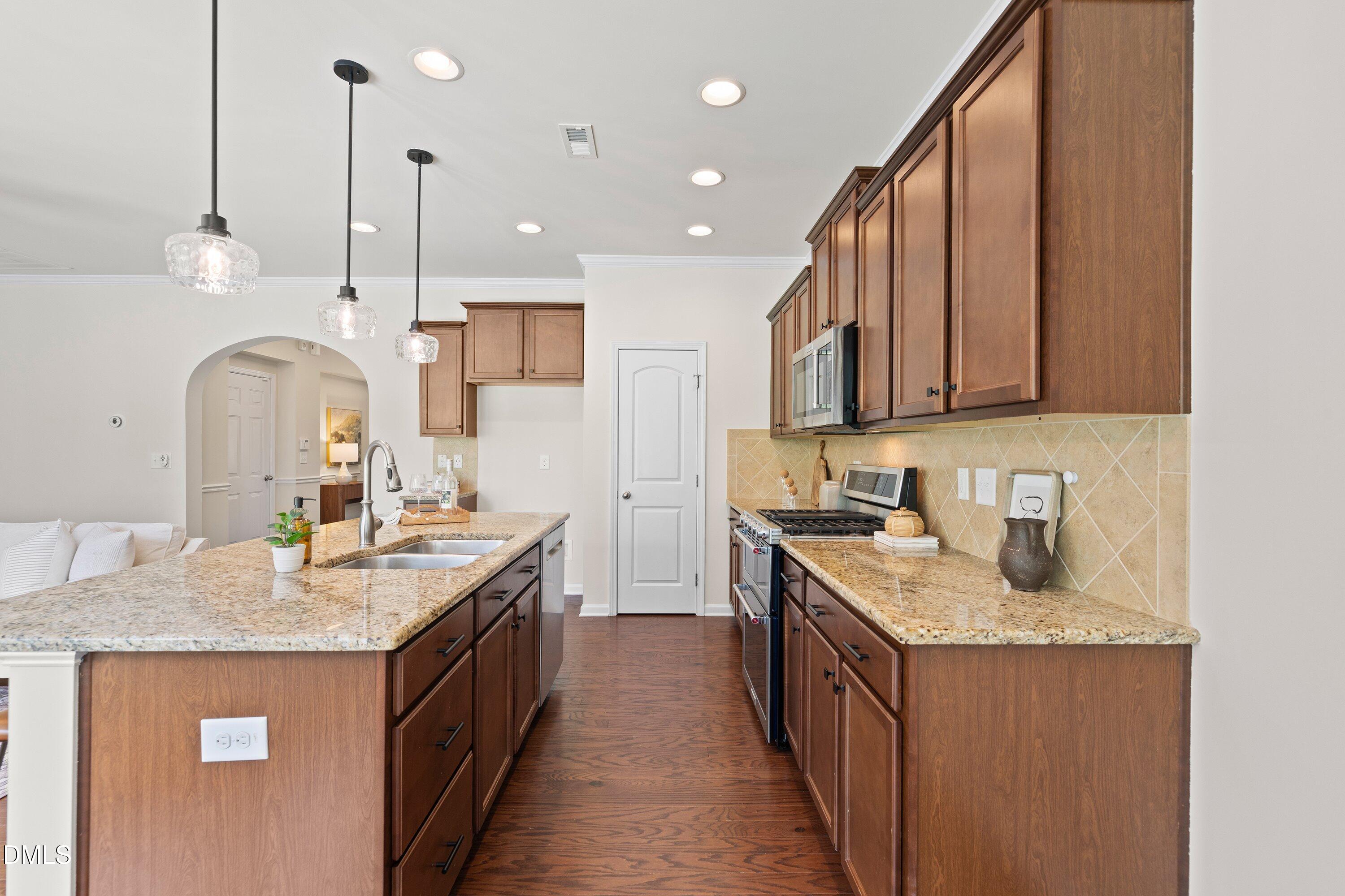 1710 Woodsdale Drive Property Photo 15