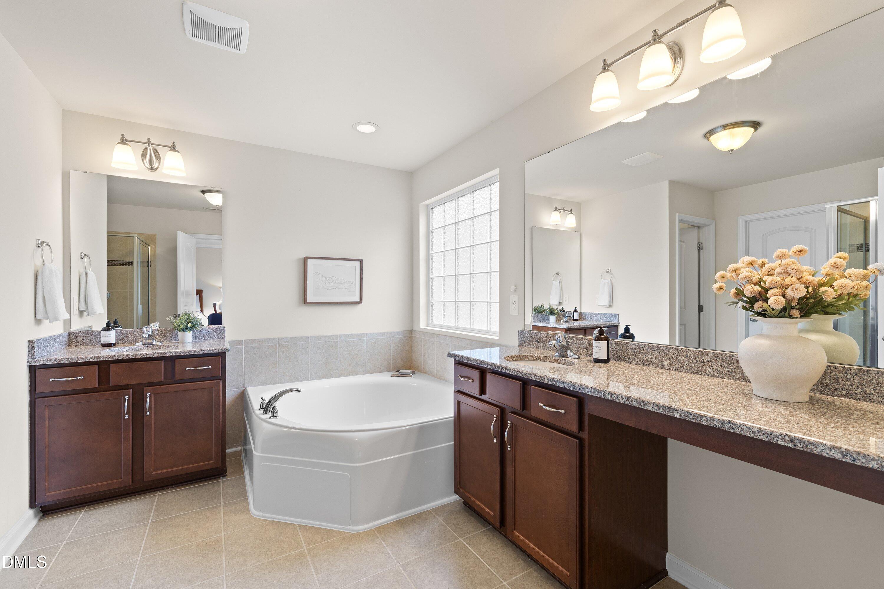 1710 Woodsdale Drive Property Photo 33