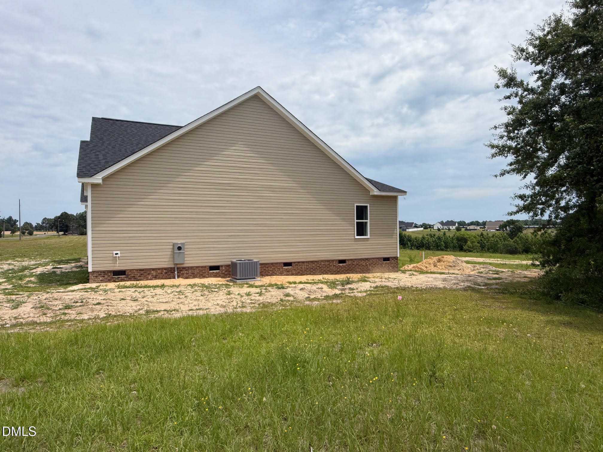 430 Chic Ennis Road Property Photo 2