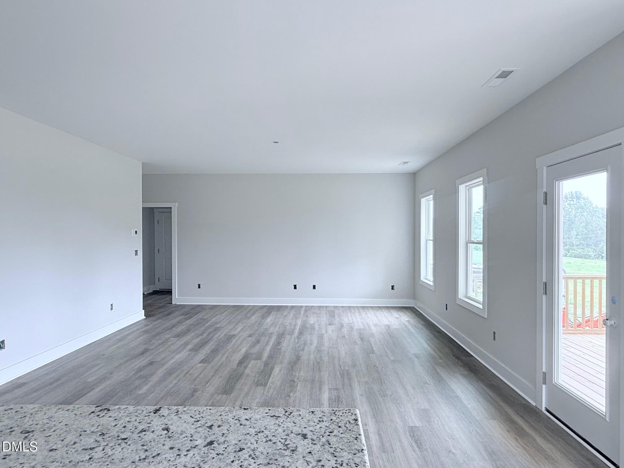 430 Chic Ennis Road Property Photo 13