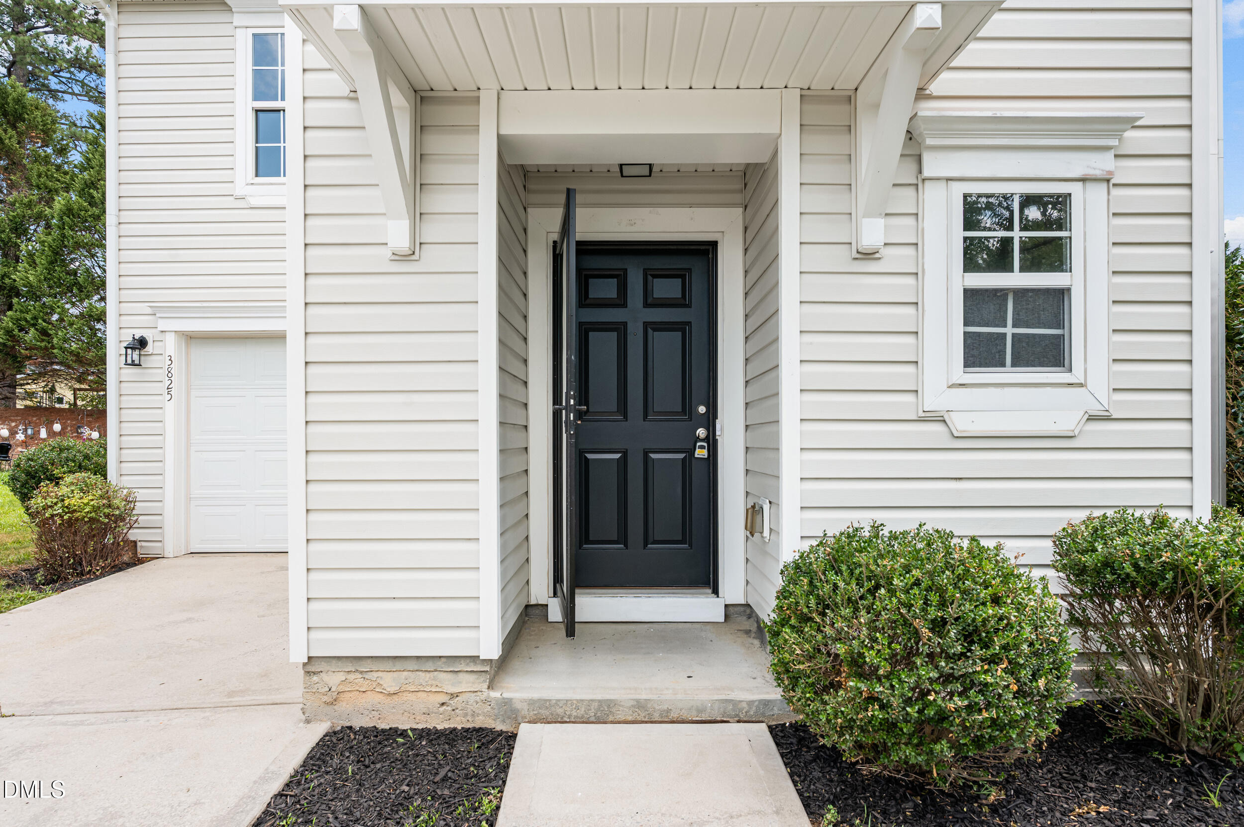 3825 Tryon Ridge Drive Property Photo 4