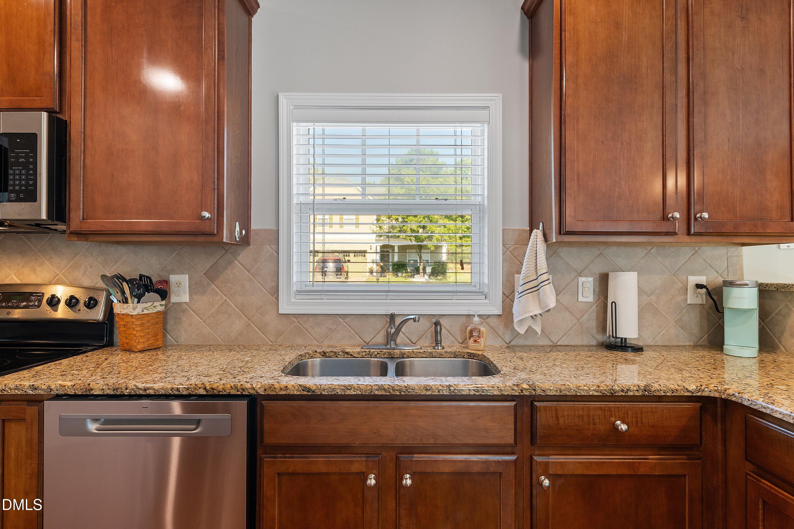 436 Field Glow Lane Property Photo 8