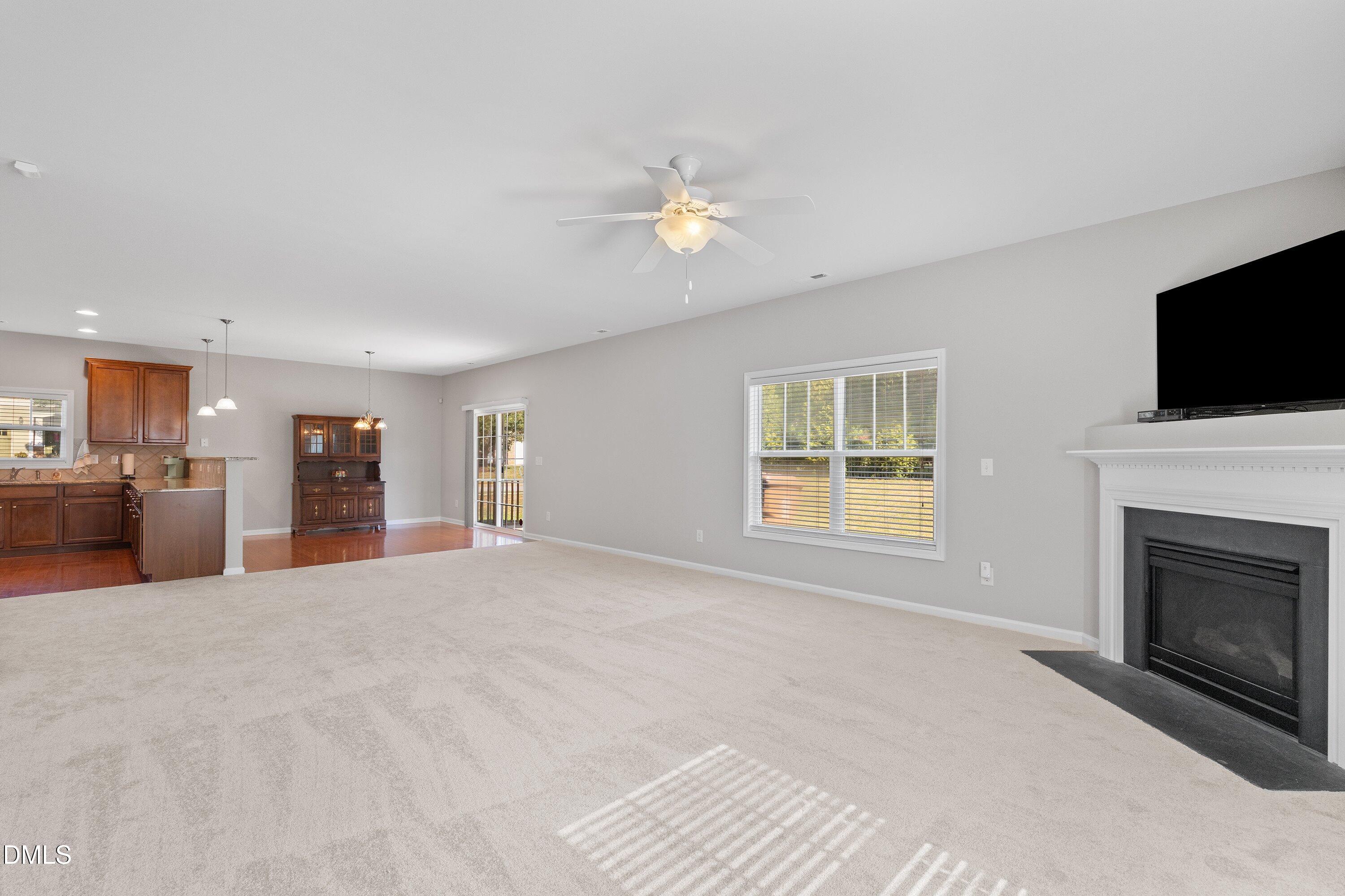 436 Field Glow Lane Property Photo 18