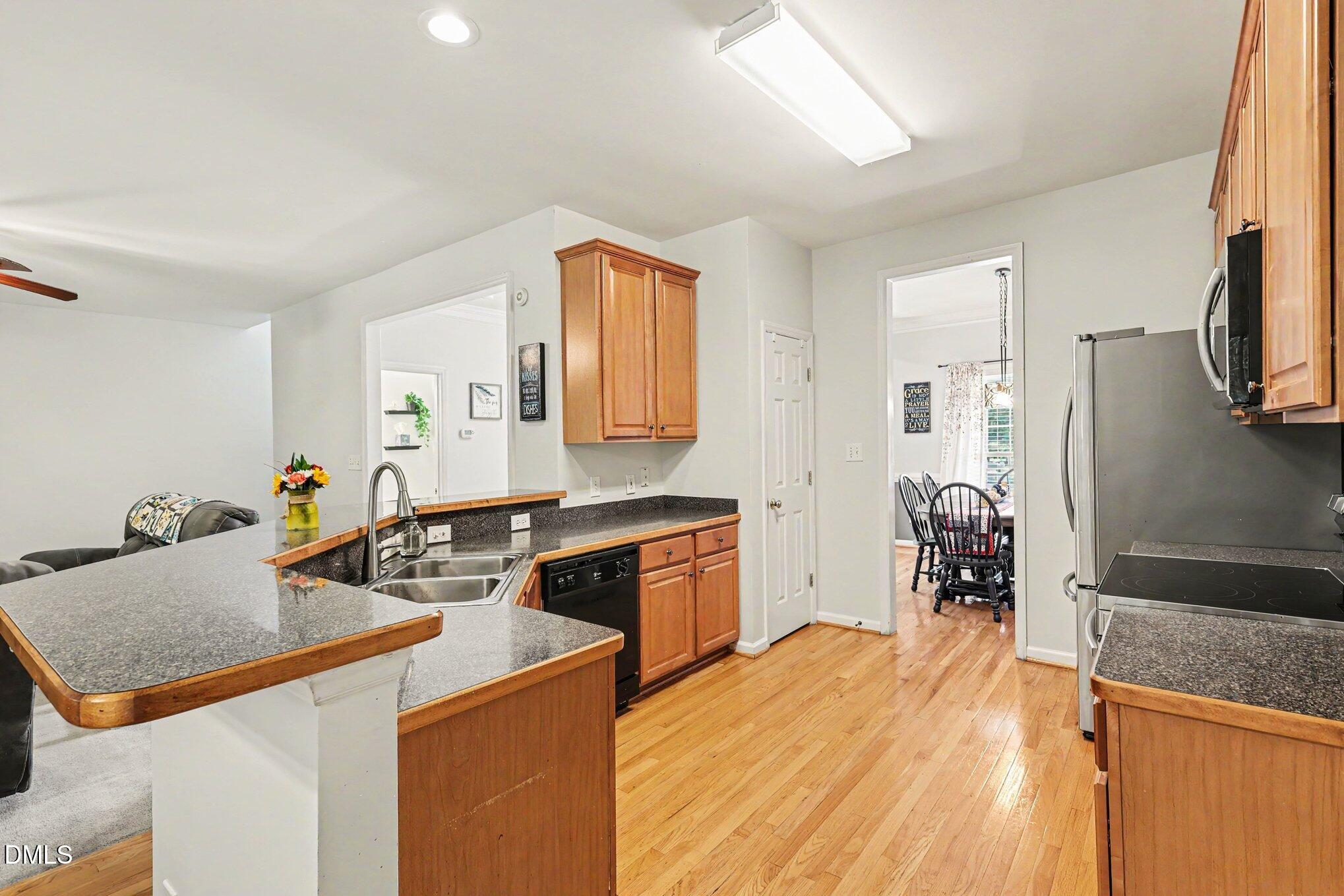 4804 Hodfield Court Property Photo 9