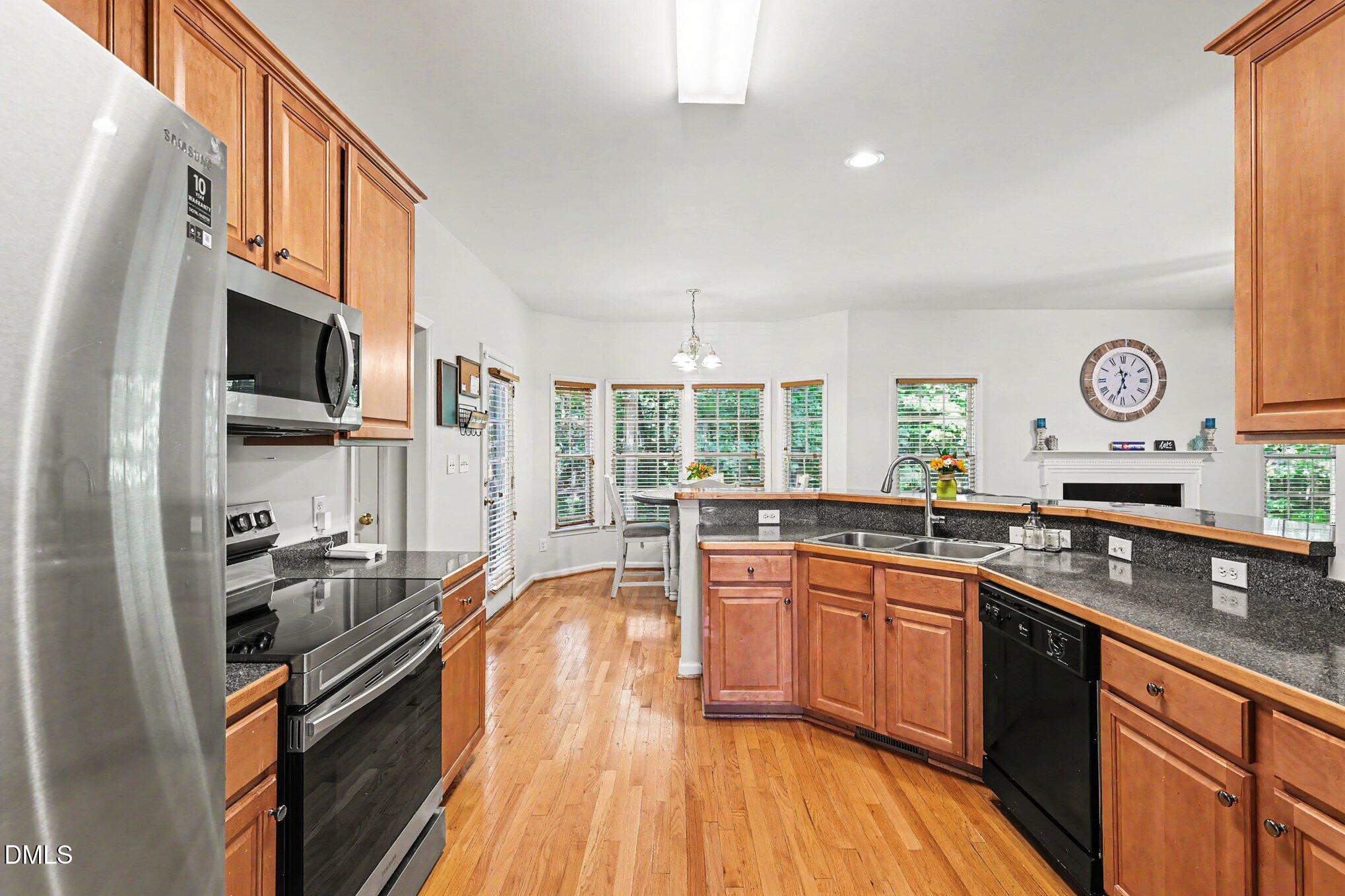 4804 Hodfield Court Property Photo 10
