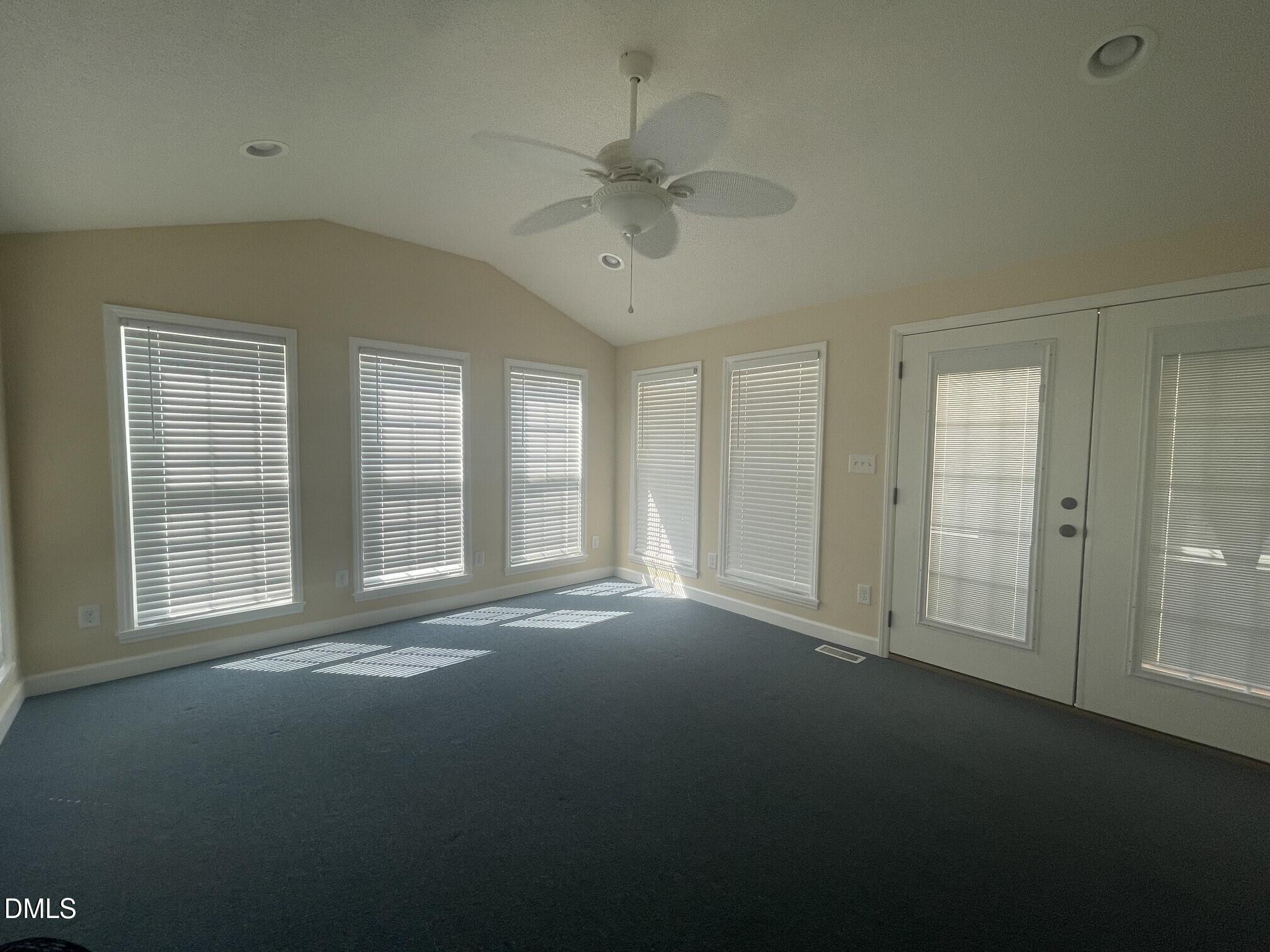 384 E Wimberly Street Property Photo 19