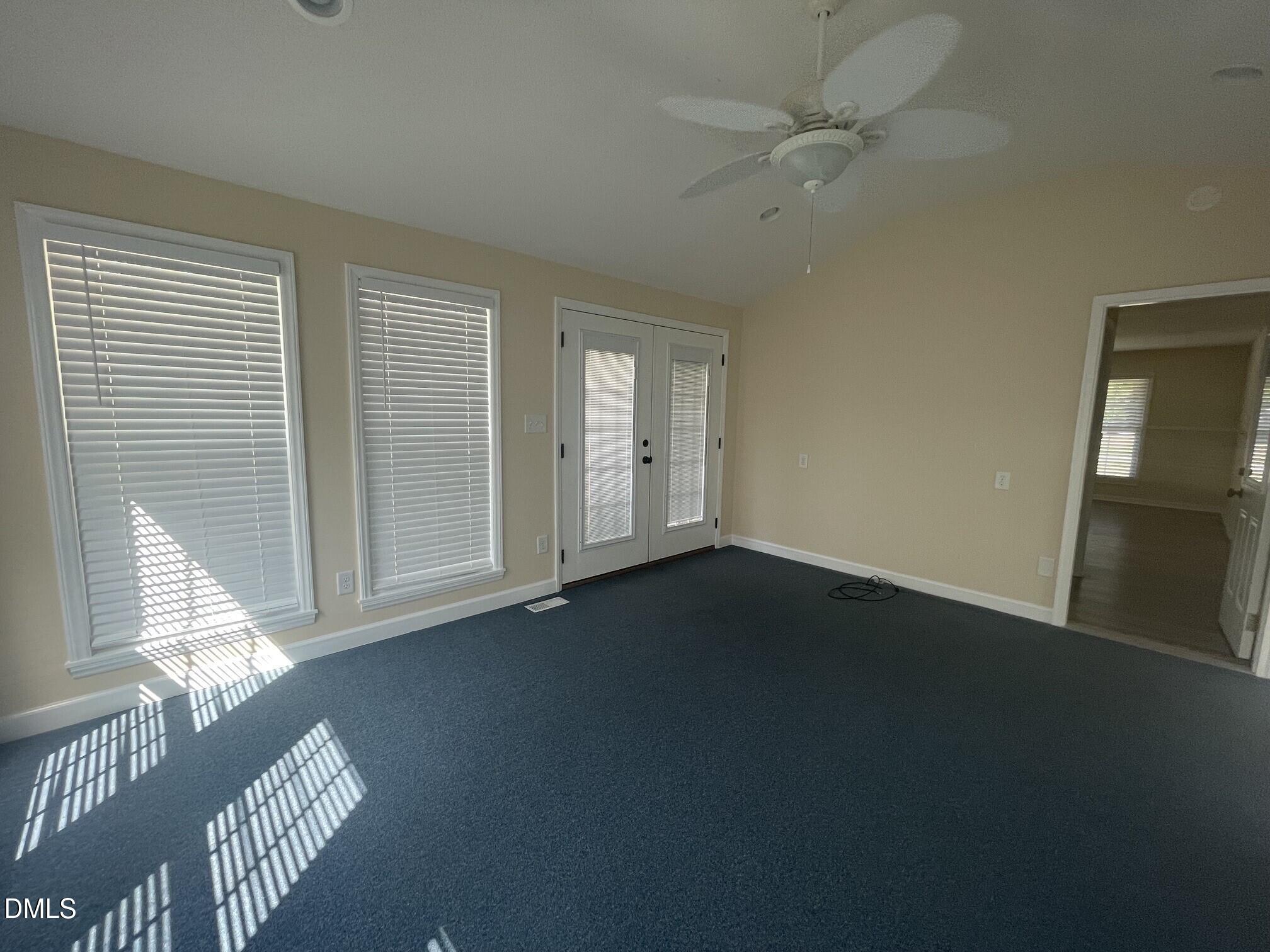 384 E Wimberly Street Property Photo 20