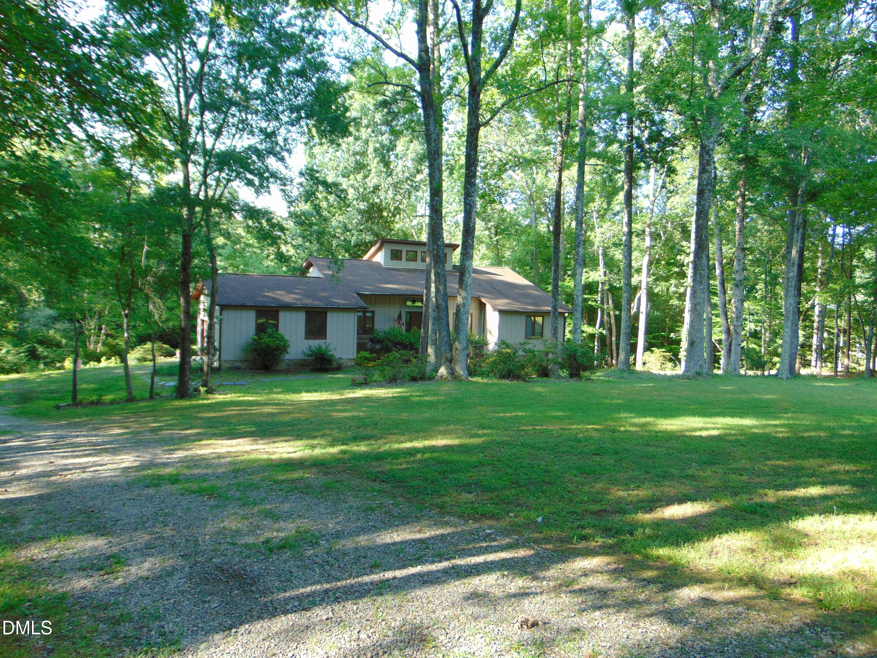 694 Country Lane Property Photo 3