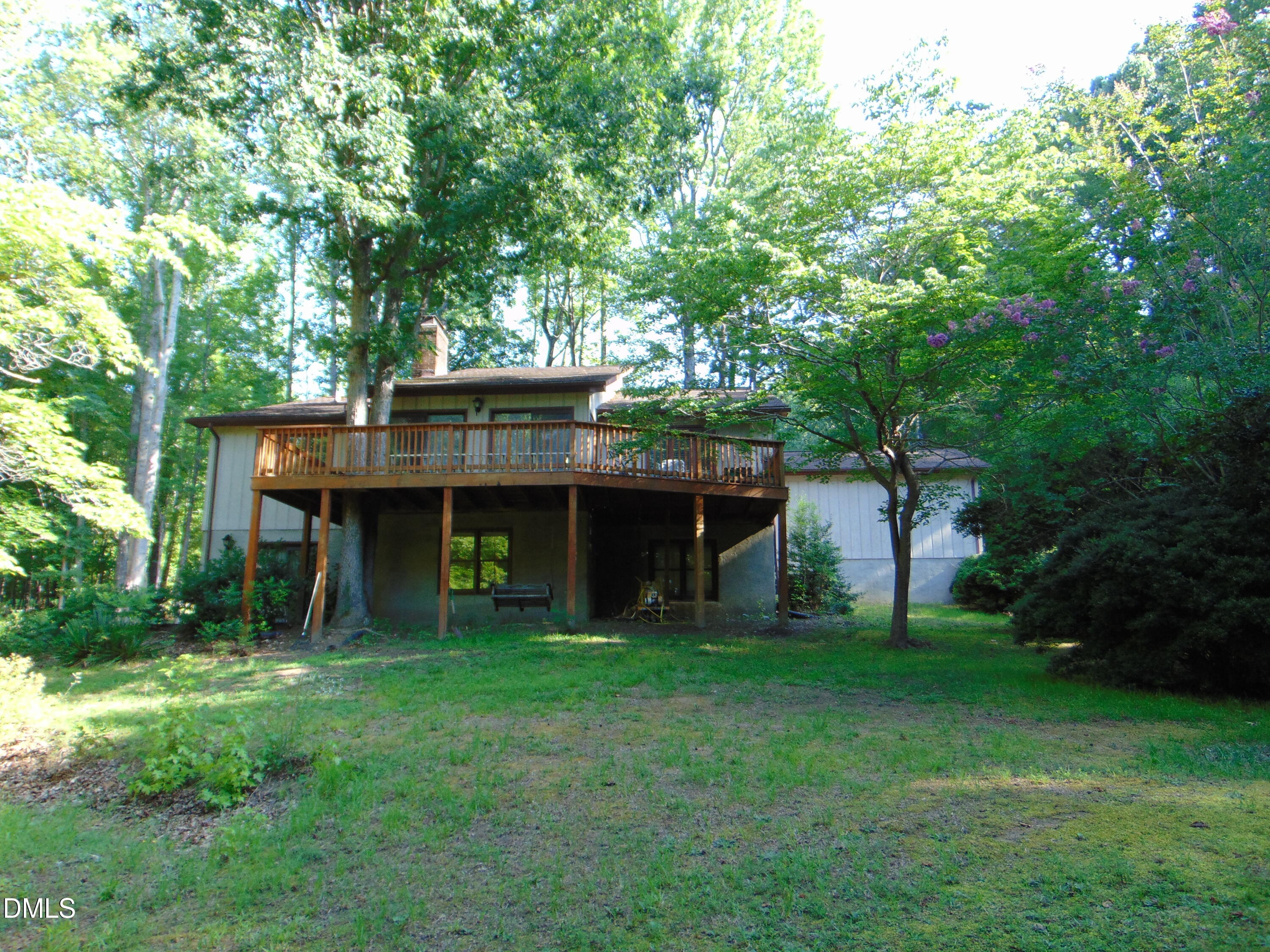 694 Country Lane Property Photo 7