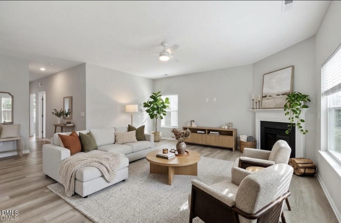 1121 Crendall Way Property Photo 6