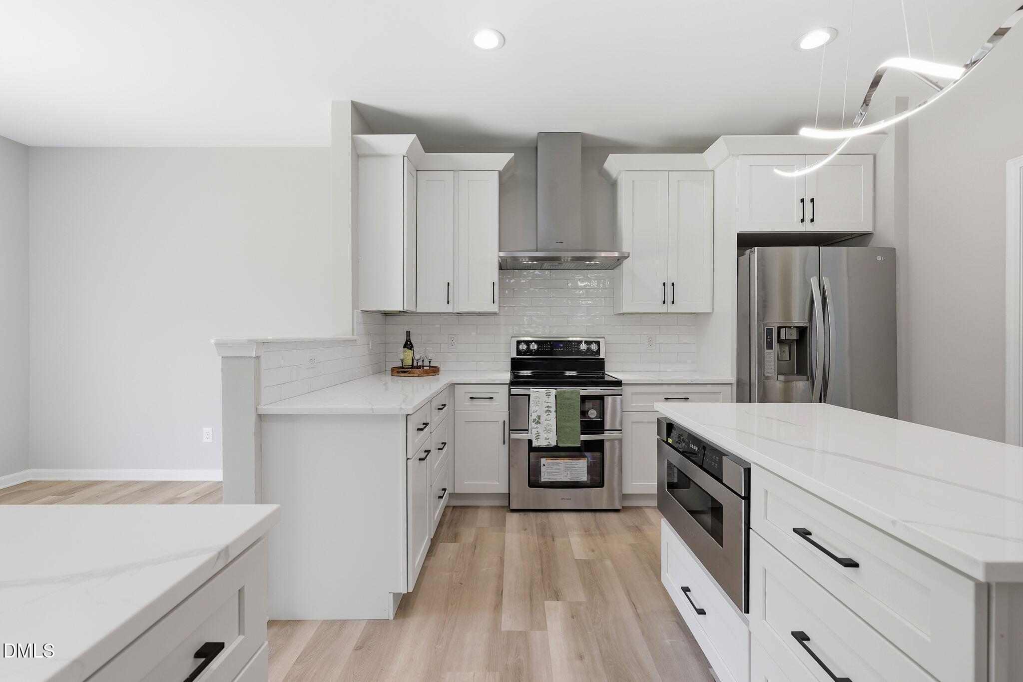 1121 Crendall Way Property Photo 10