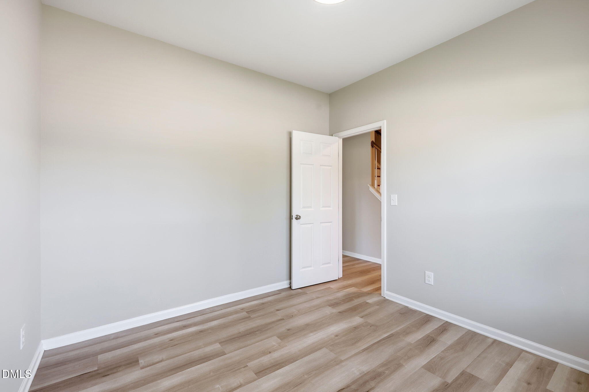1121 Crendall Way Property Photo 14