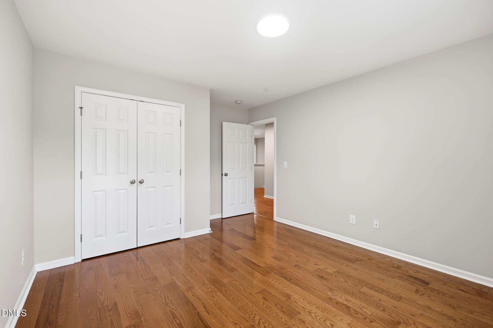 1121 Crendall Way Property Photo 26