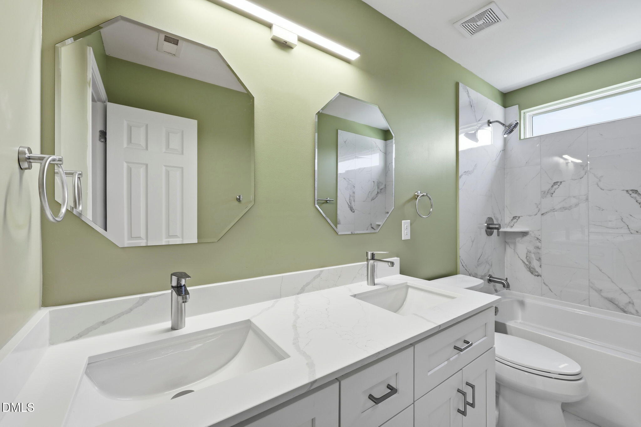 1121 Crendall Way Property Photo 28