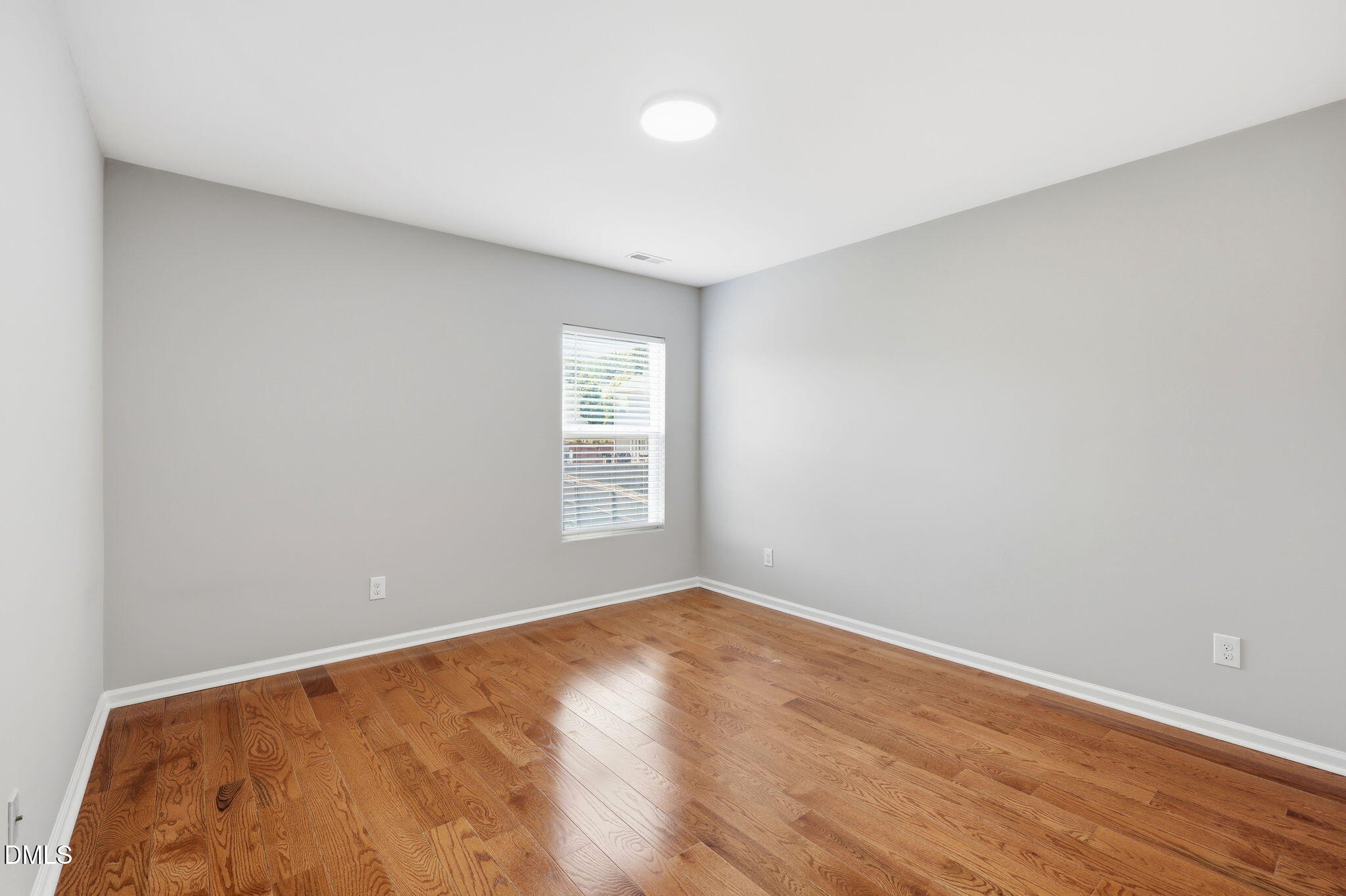 1121 Crendall Way Property Photo 35