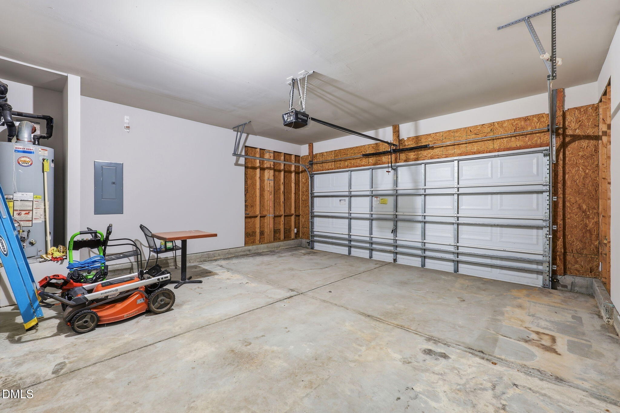 1121 Crendall Way Property Photo 39