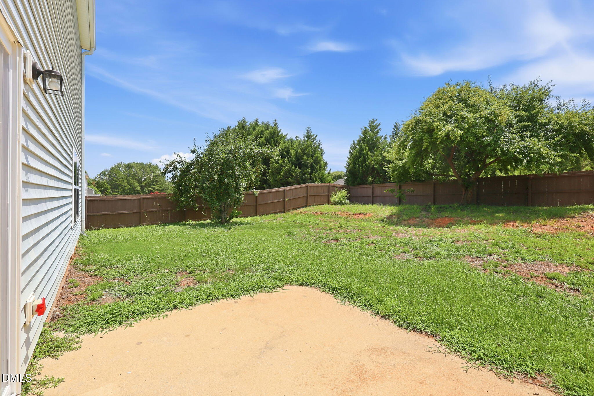 1121 Crendall Way Property Photo 42