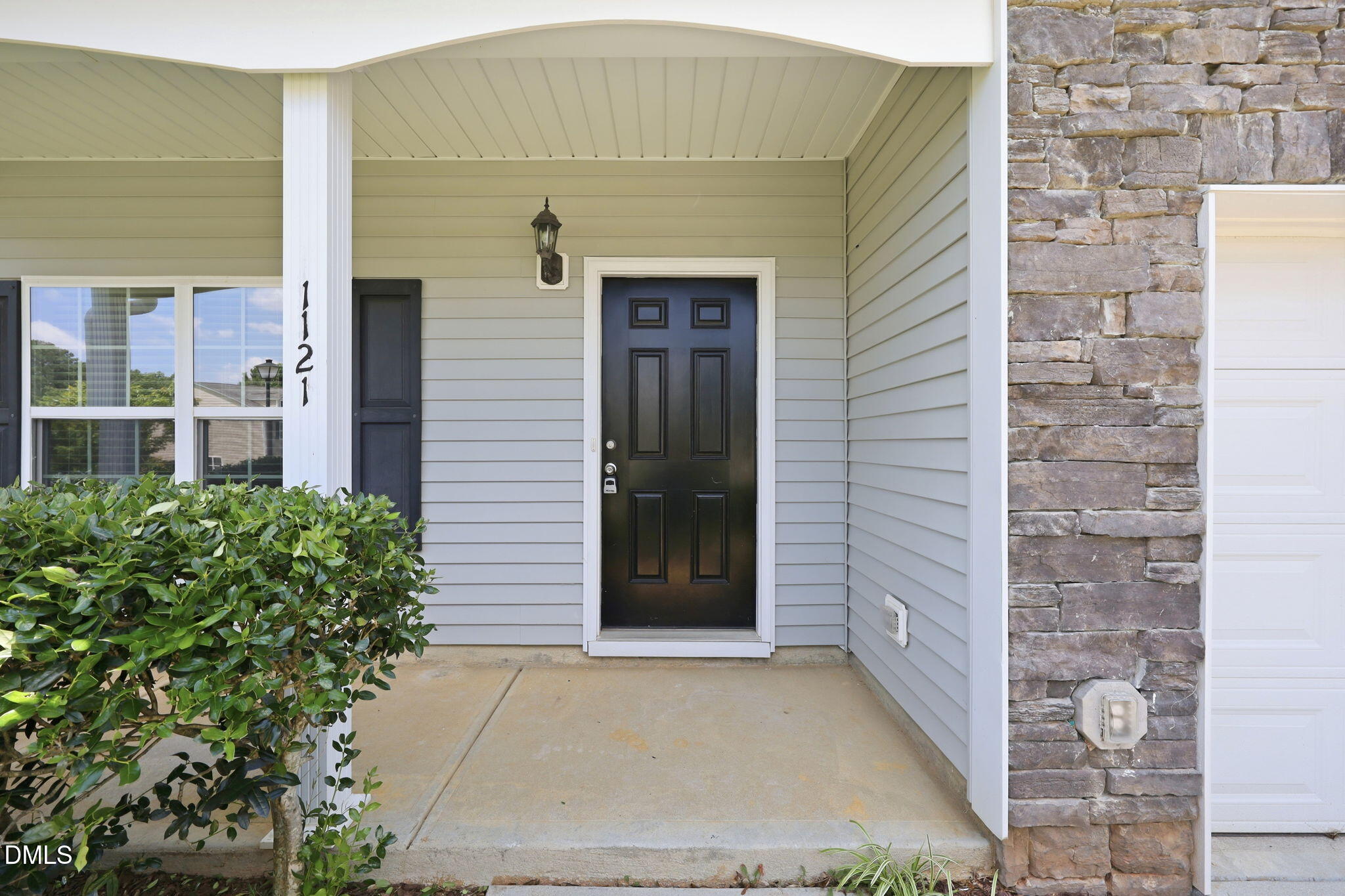 1121 Crendall Way Property Photo 45