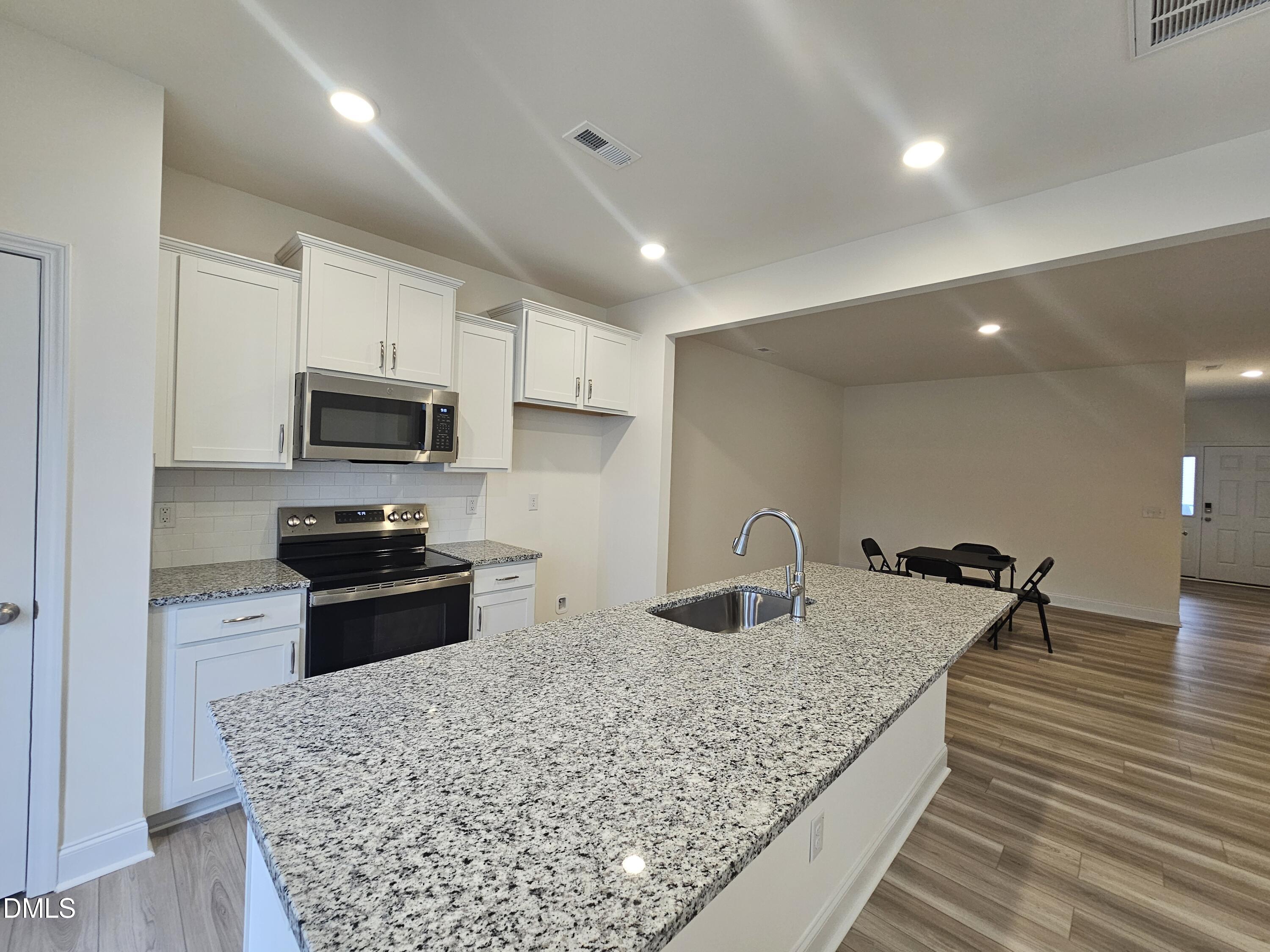 48 Bloodroot Street Property Photo 7