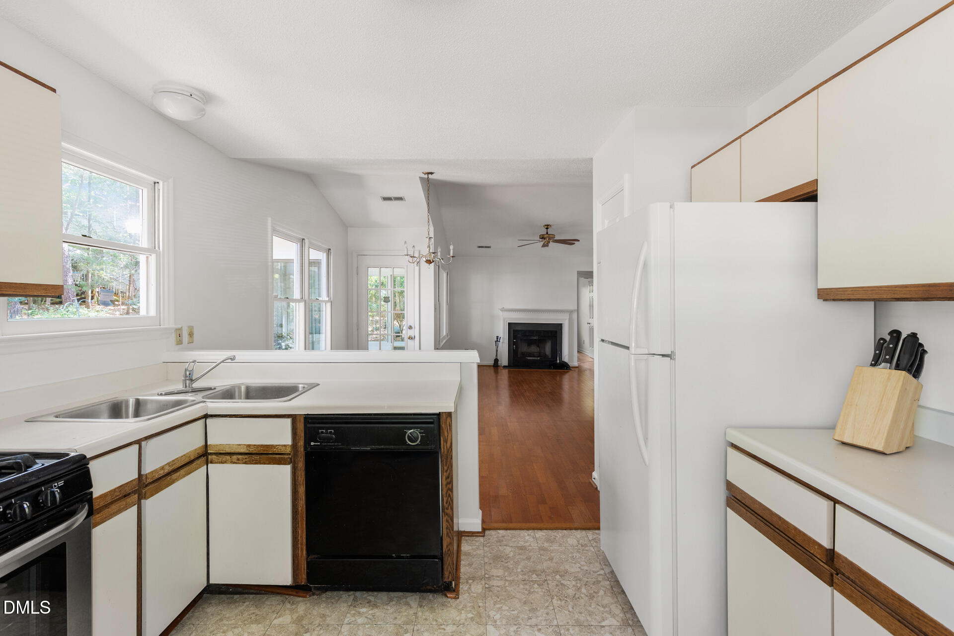 101 Standish Drive Property Photo 11