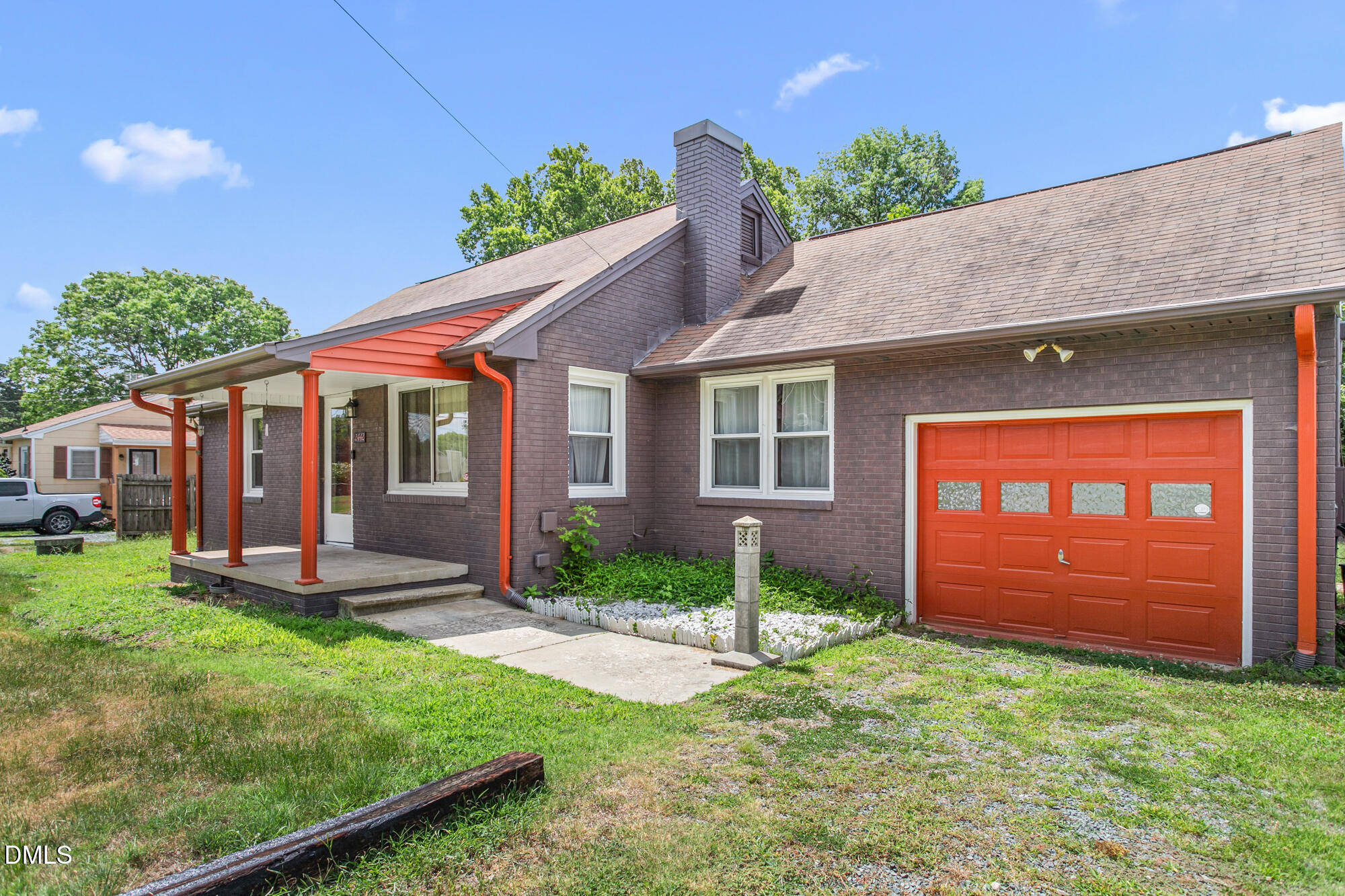 2442 Hoskins Road Property Photo 4