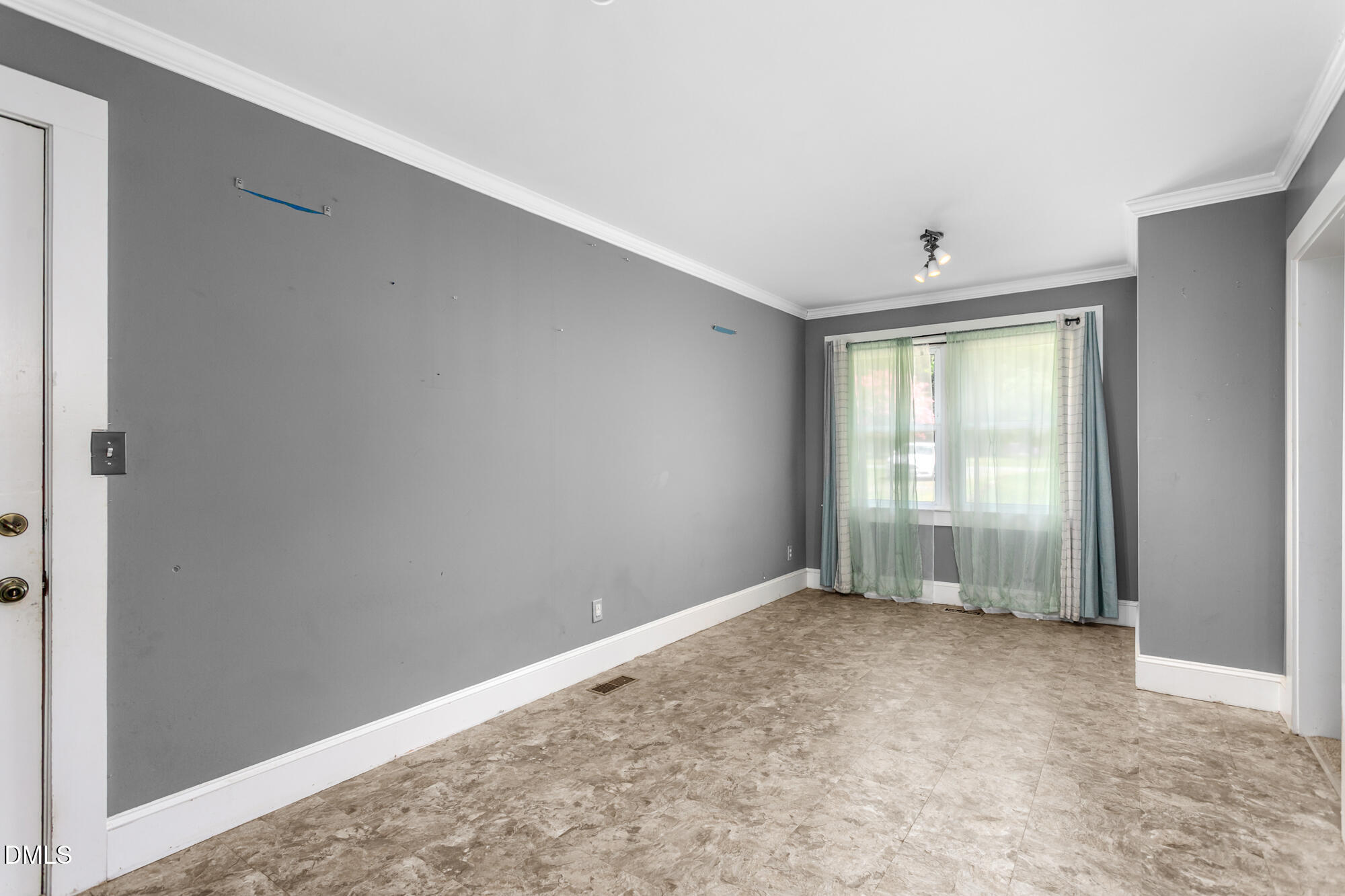 2442 Hoskins Road Property Photo 9