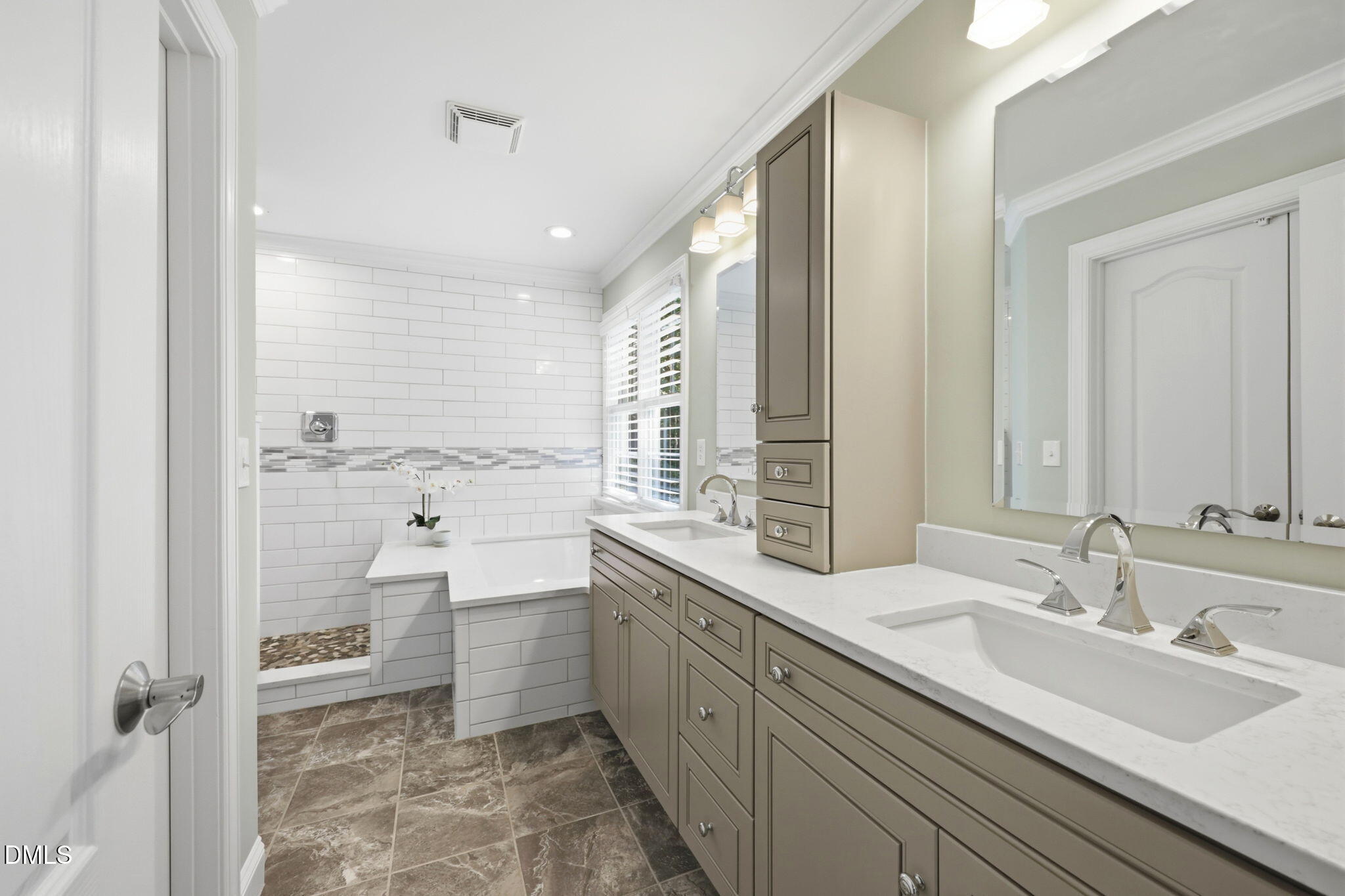 215 Lansbrooke Lane Property Photo 30
