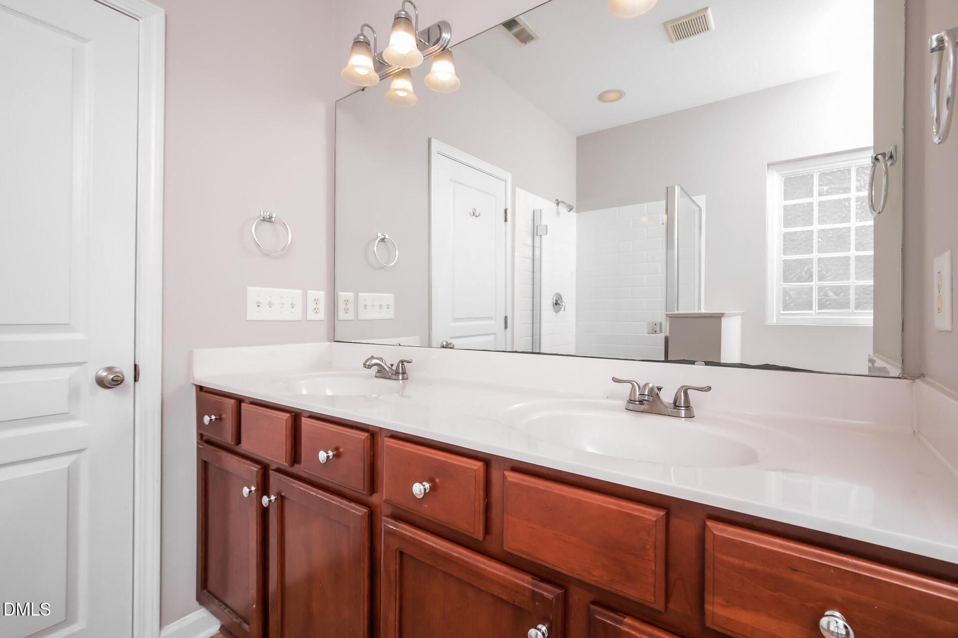 3213 Whispernut Lane Property Photo 12