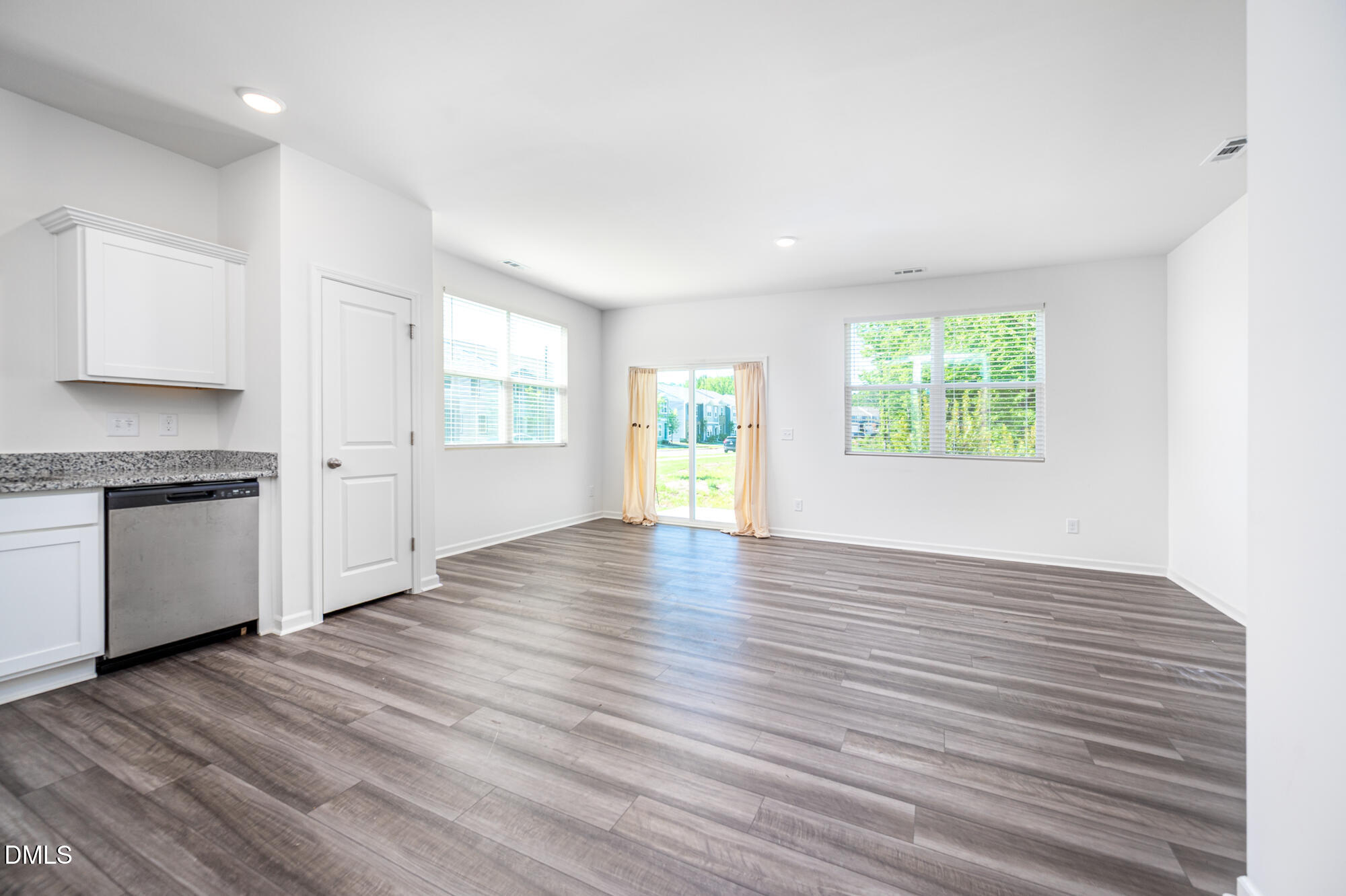 1126 Tofino Drive Property Photo 8