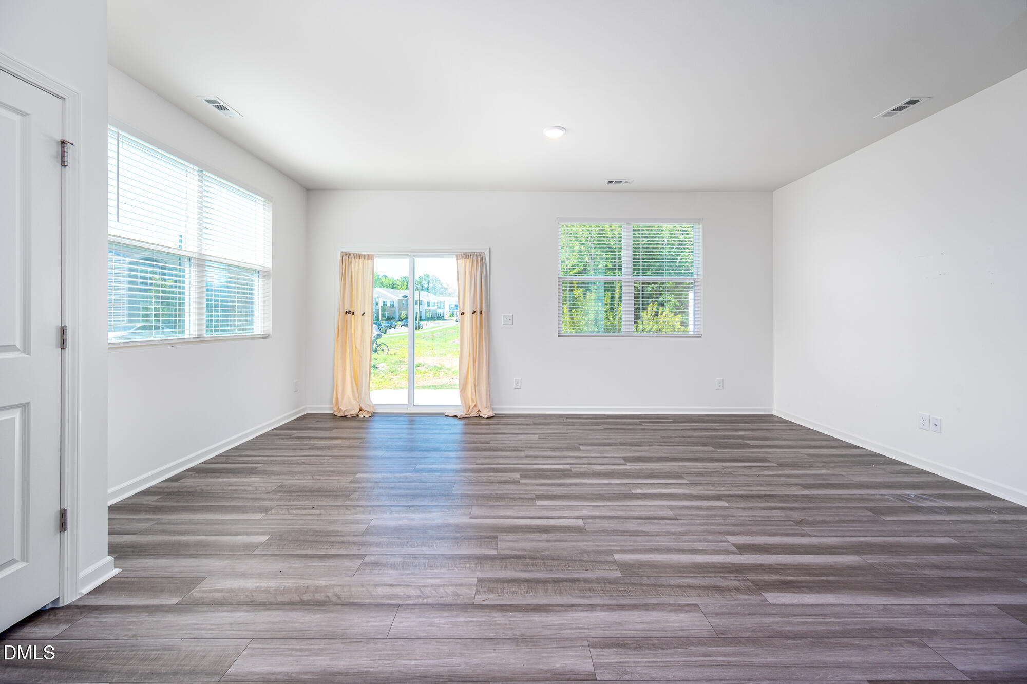 1126 Tofino Drive Property Photo 9