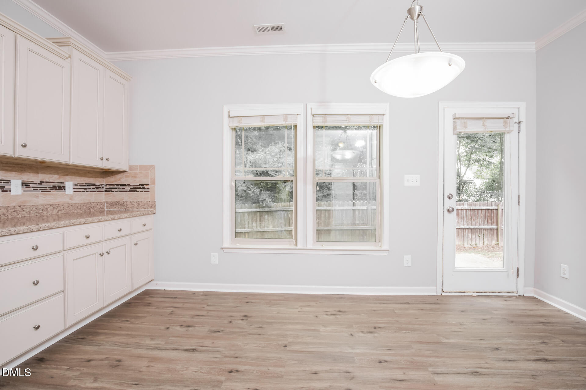 220 Spinel Lane Property Photo 6
