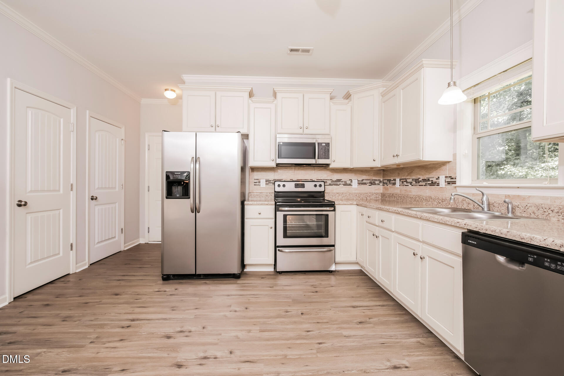 220 Spinel Lane Property Photo 7