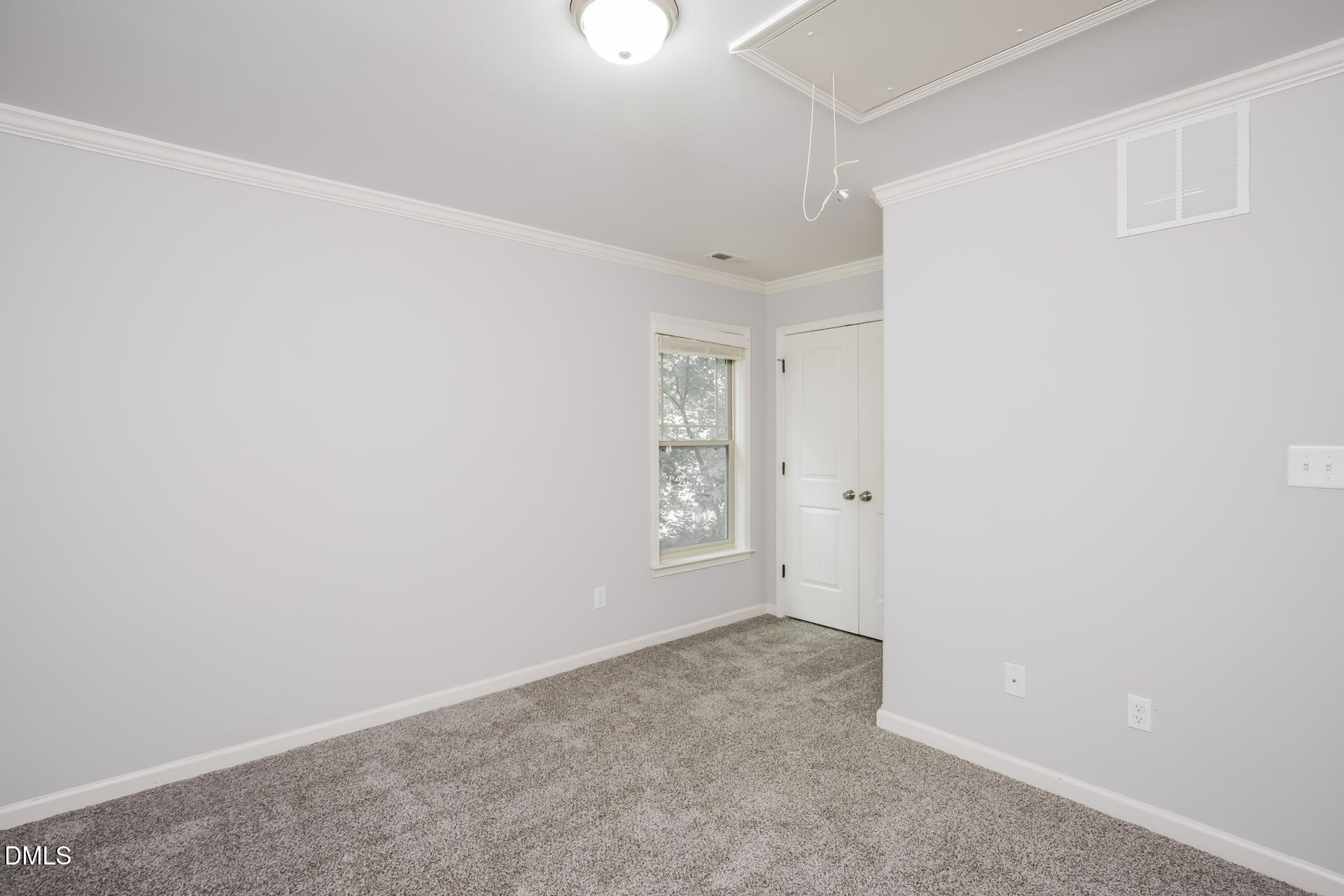 220 Spinel Lane Property Photo 14