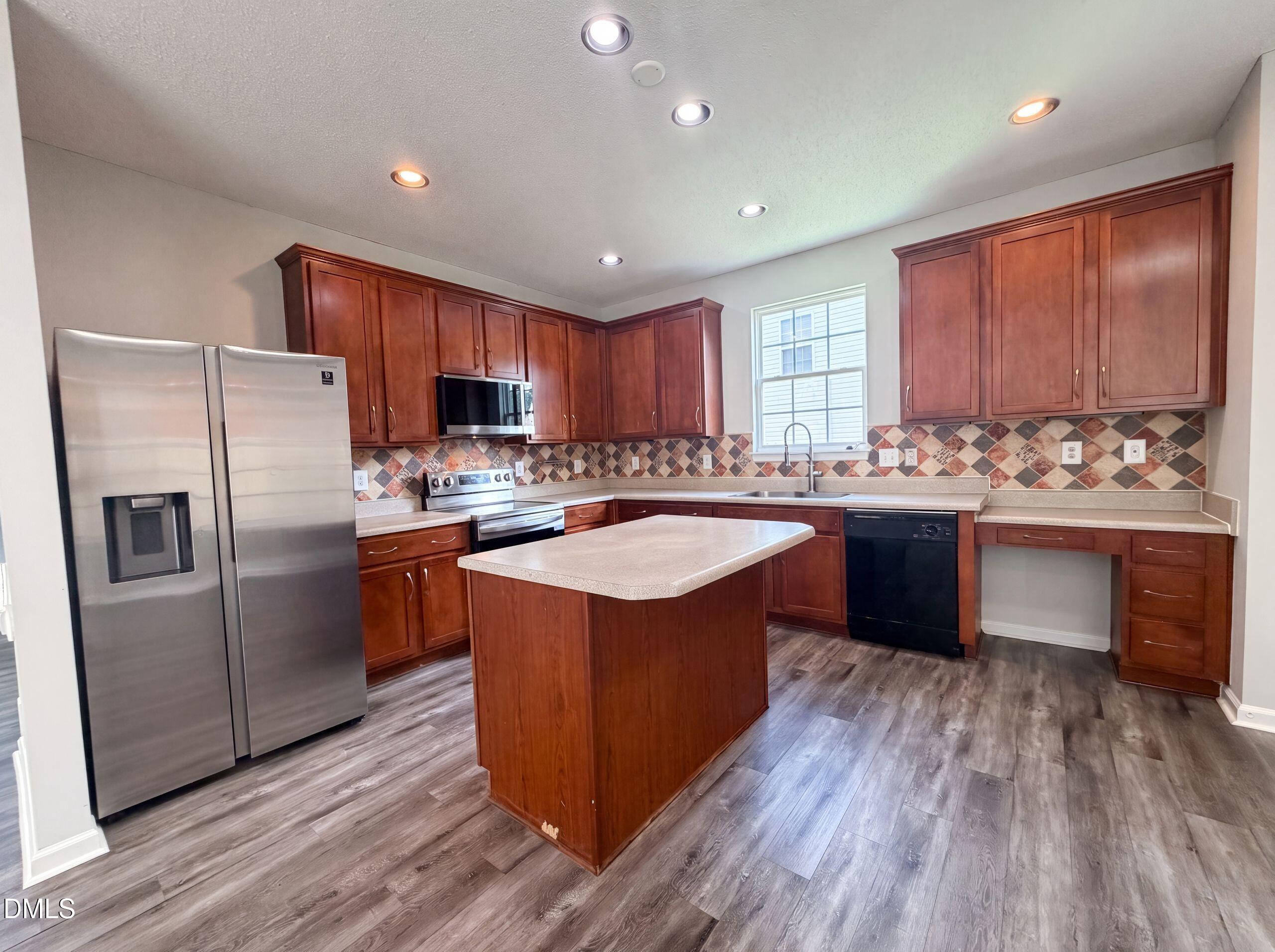 2618 Dutch Grove Circle Property Photo 2