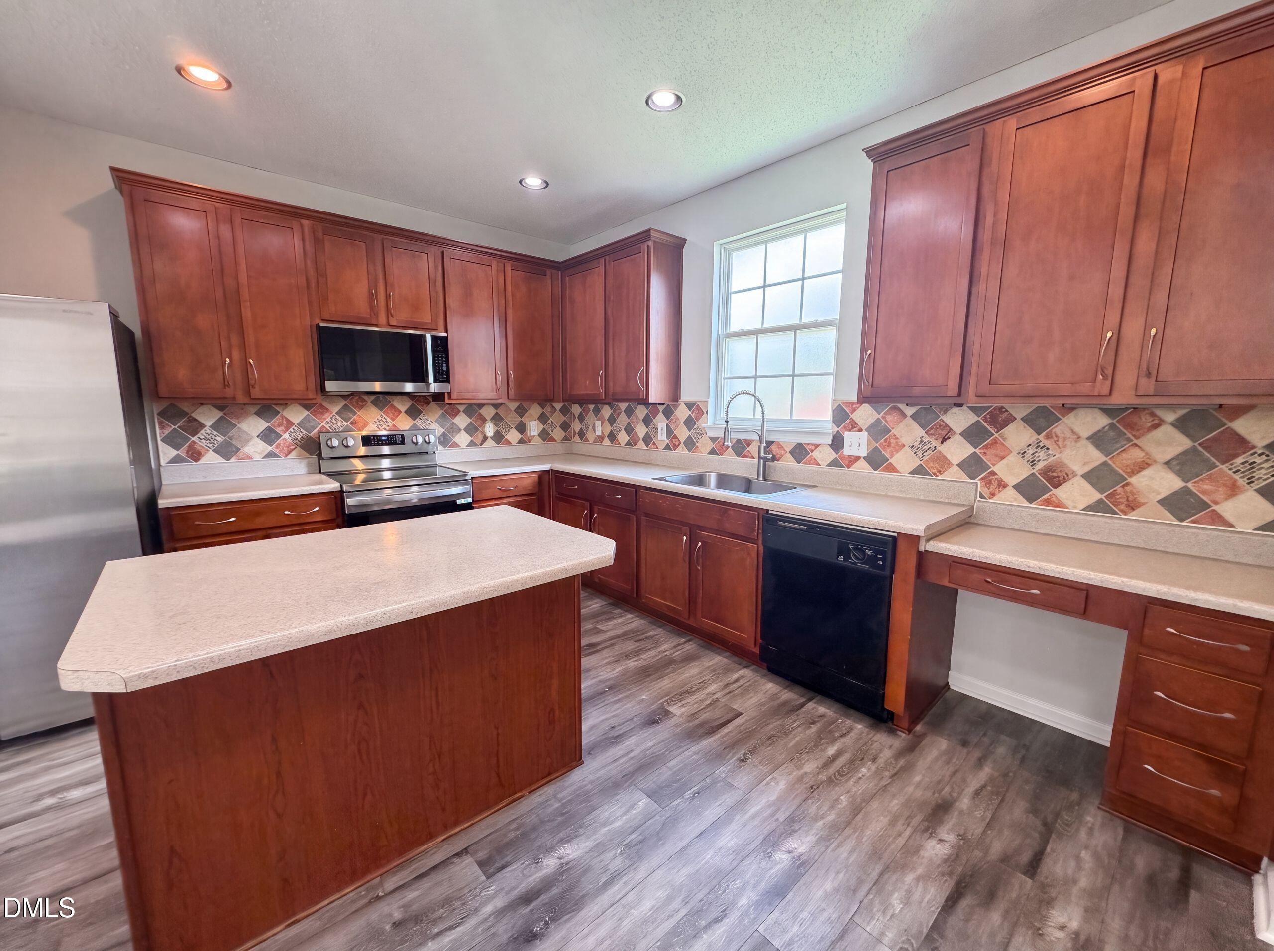 2618 Dutch Grove Circle Property Photo 9