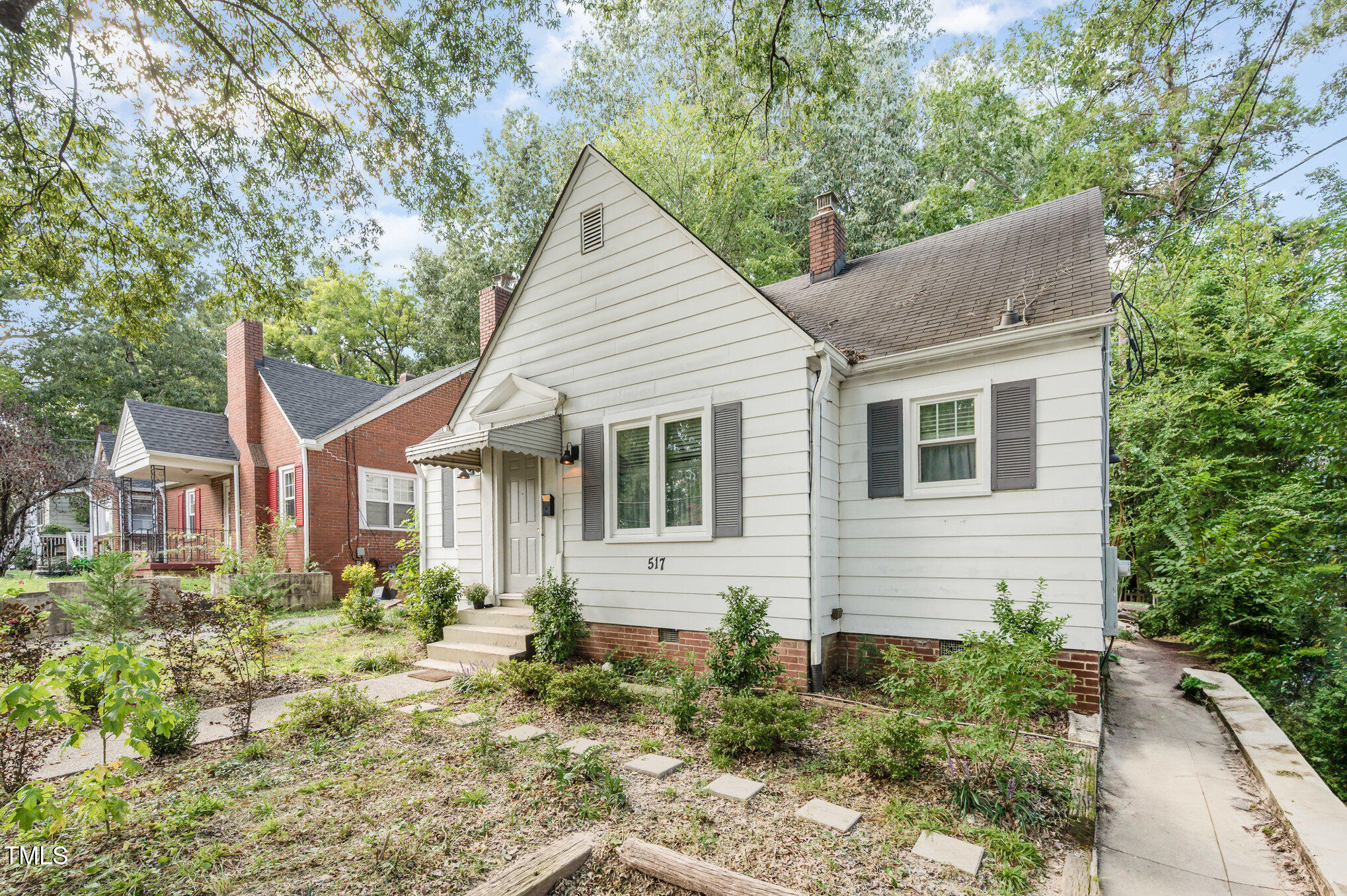 517 E Club Boulevard Property Photo 3