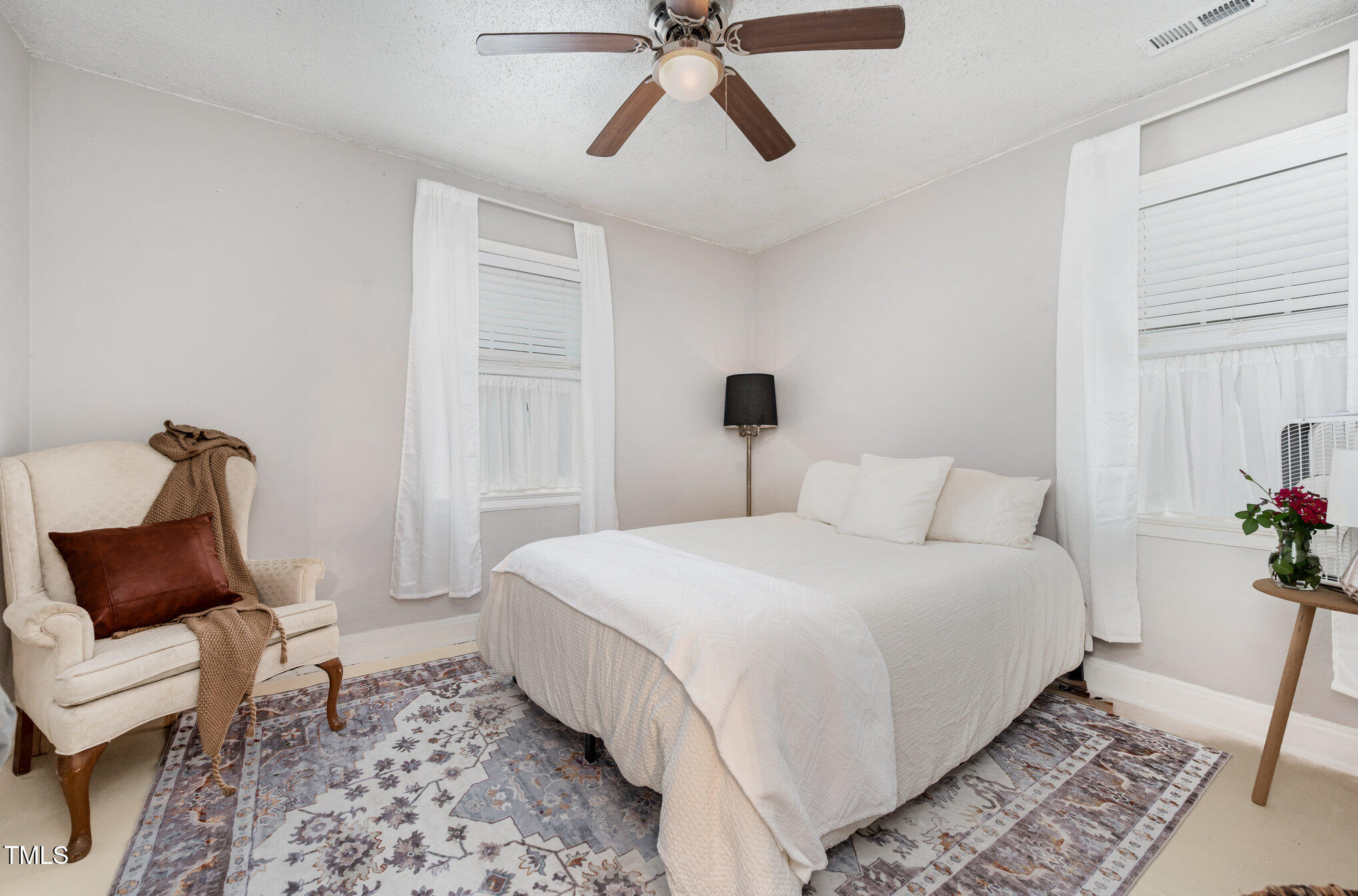 517 E Club Boulevard Property Photo 10