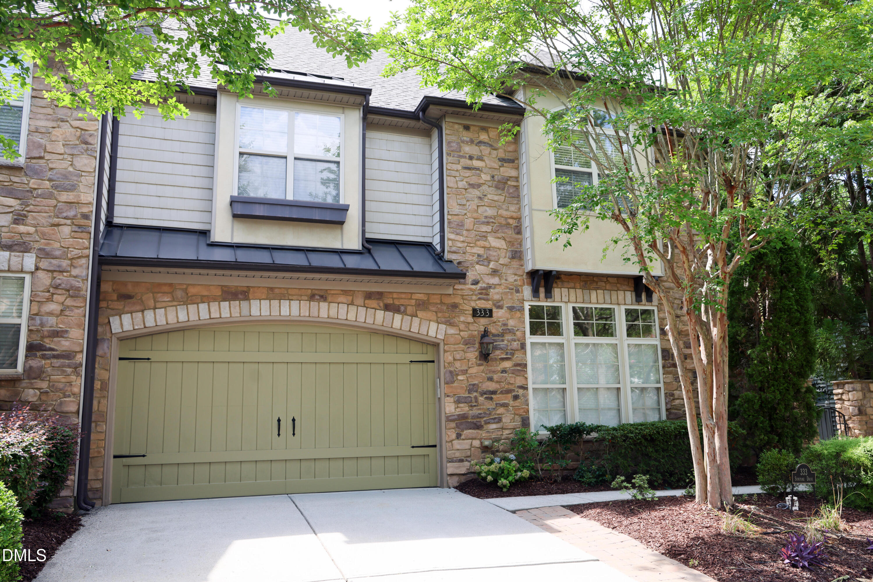 333 Sunstone Drive Property Photo 1