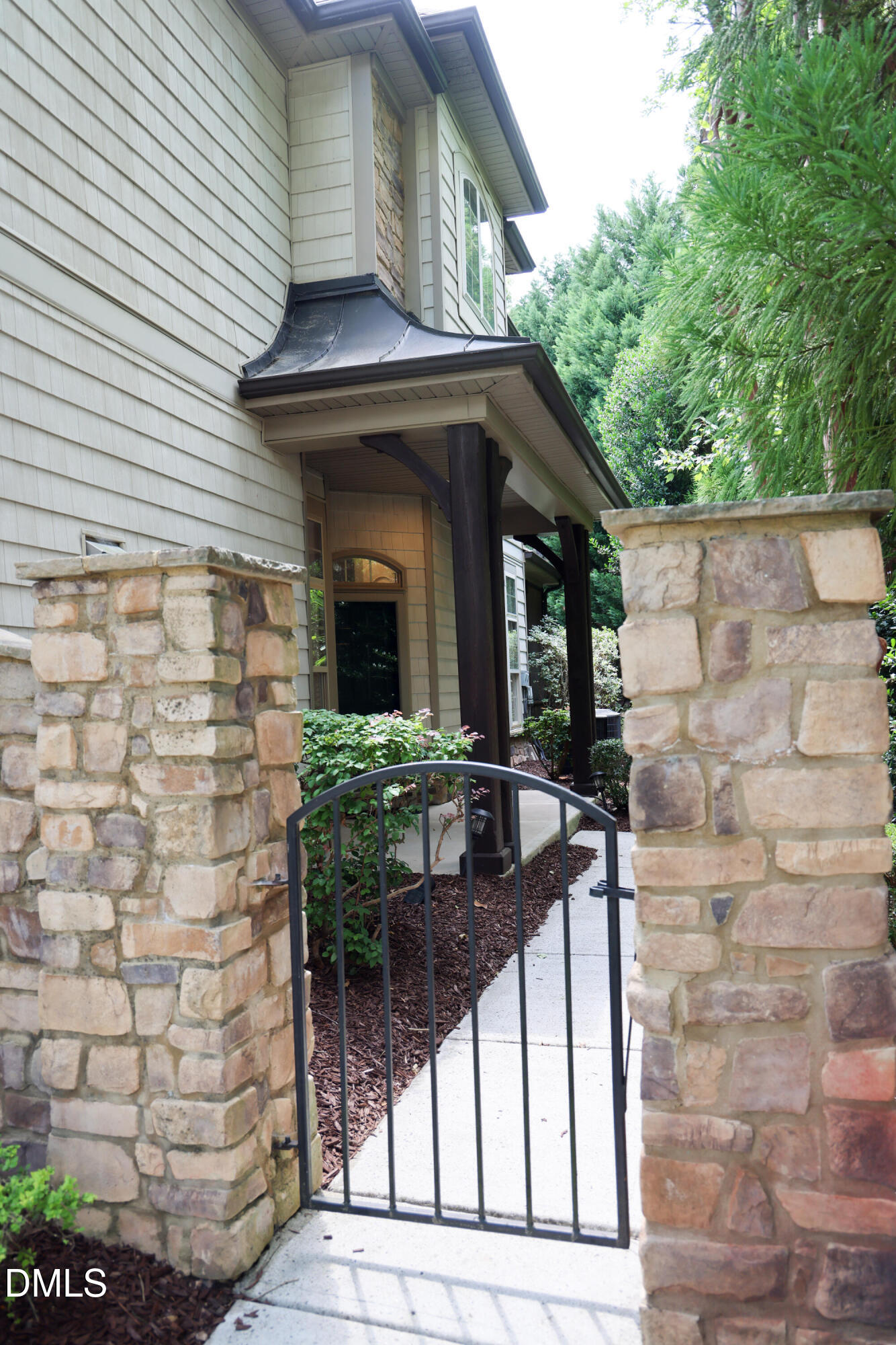 333 Sunstone Drive Property Photo 3
