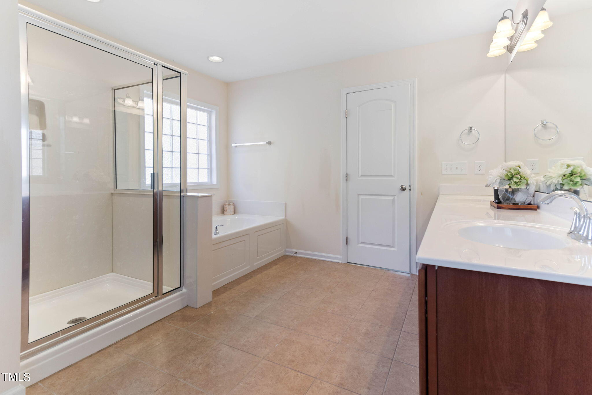 1237 Mantra Court Property Photo 21