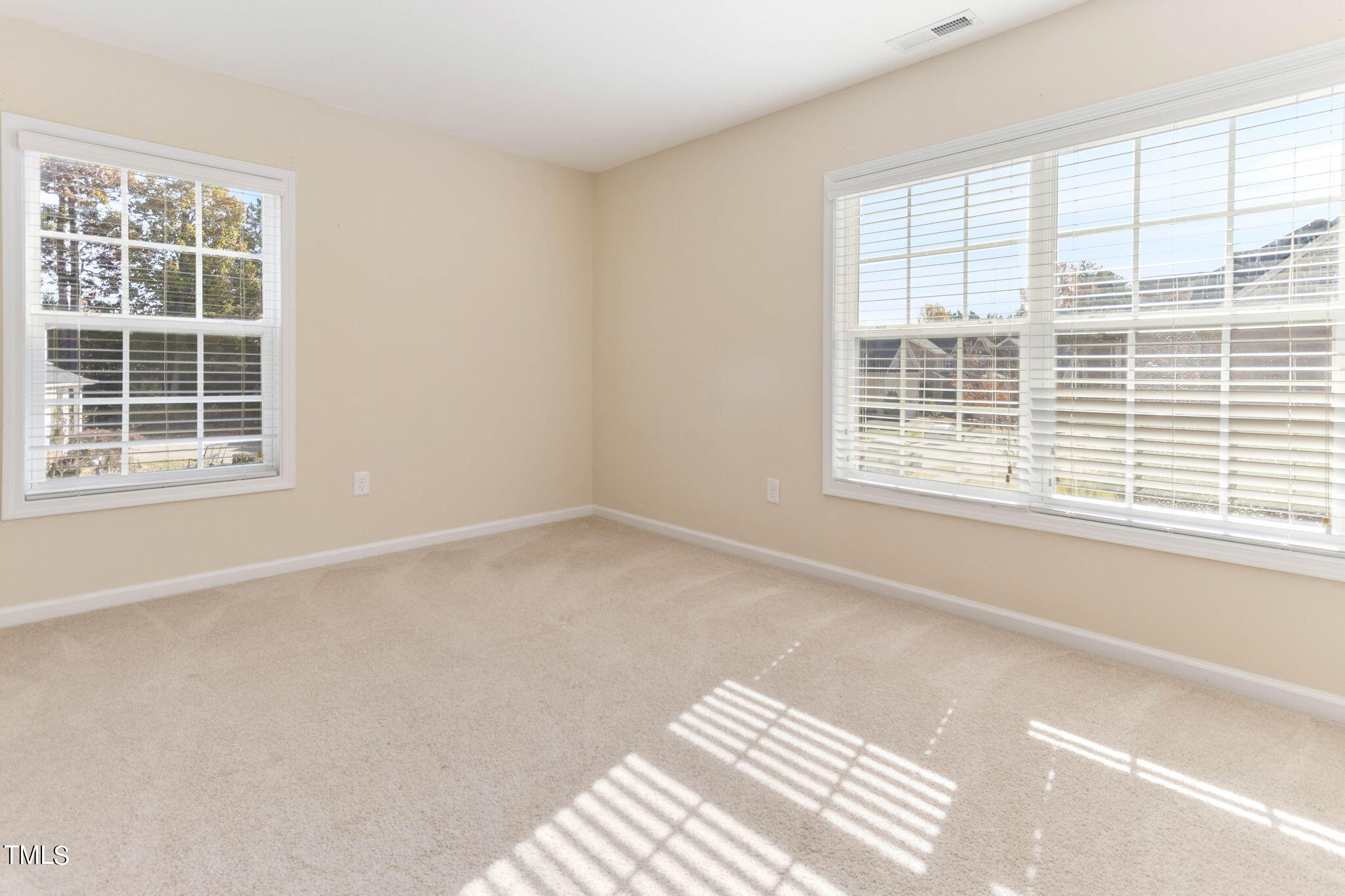 1237 Mantra Court Property Photo 28