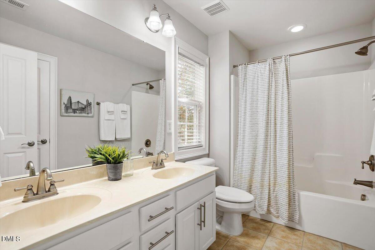 902 Ravendale Place Property Photo 41