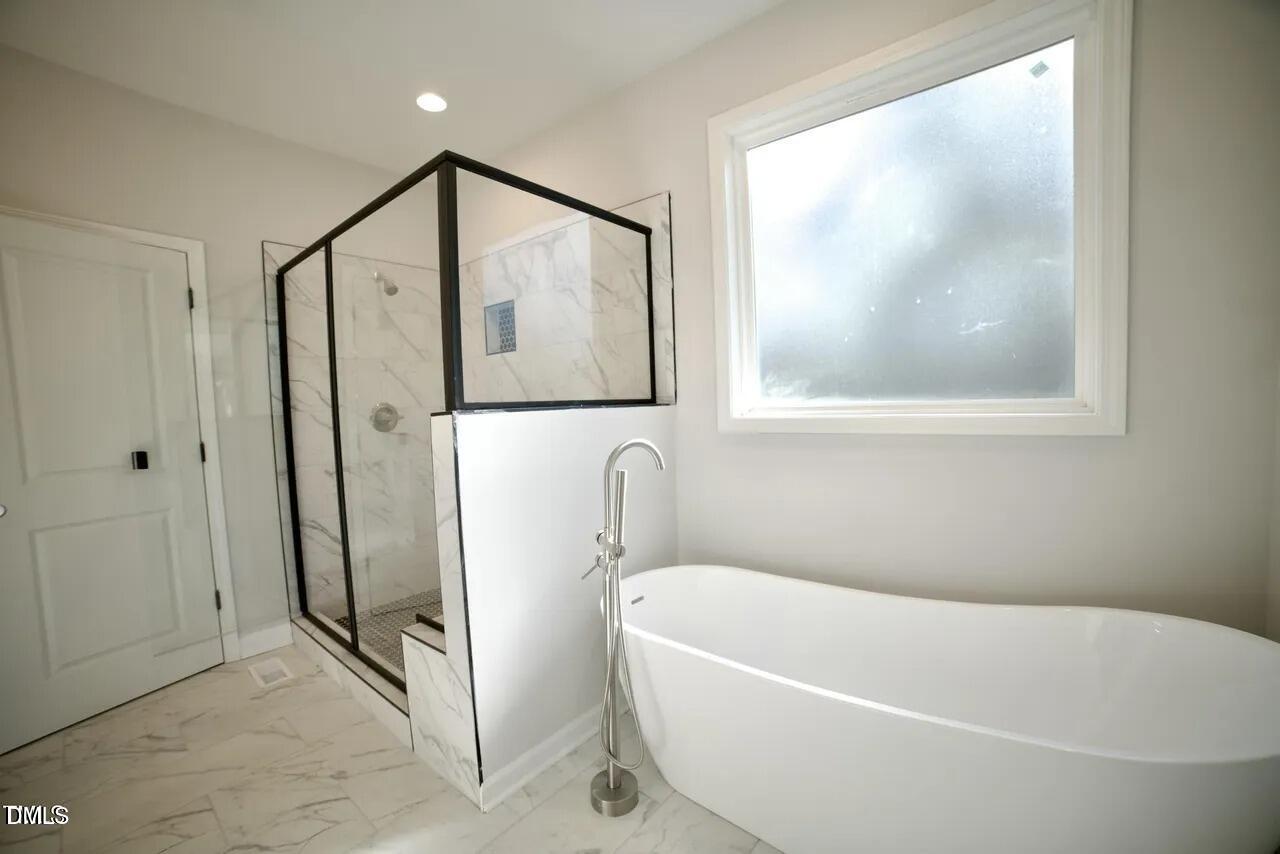 253 Sandy Point Drive Property Photo 13