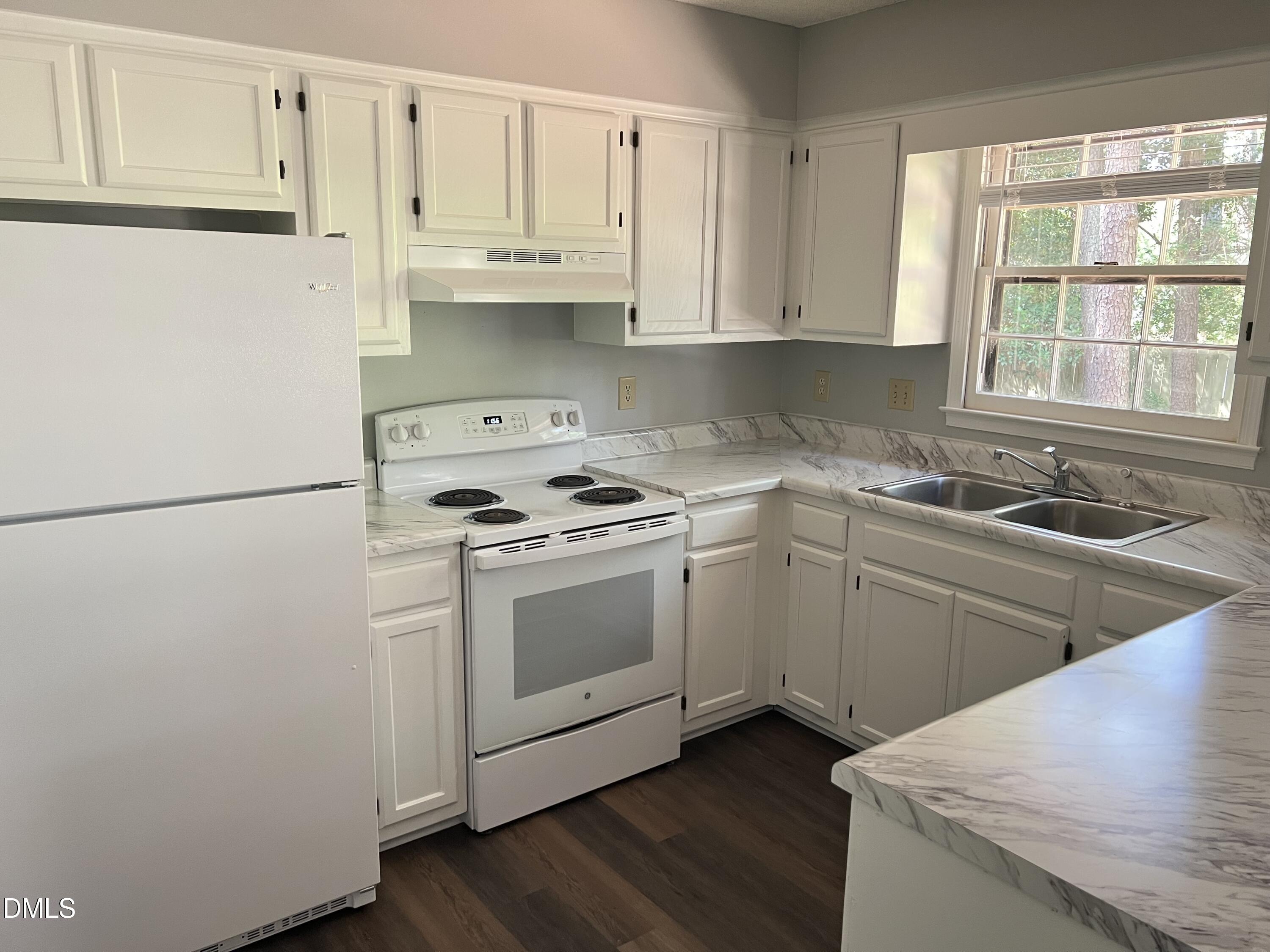 200 Lake Pine Drive Property Photo 9