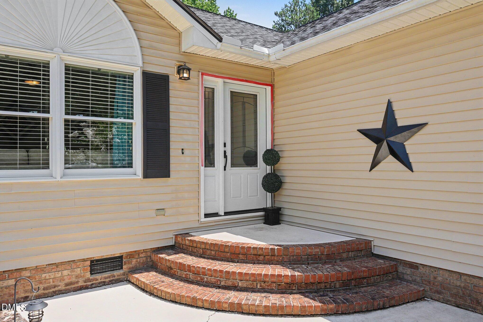 4070 Raney Way Property Photo 3